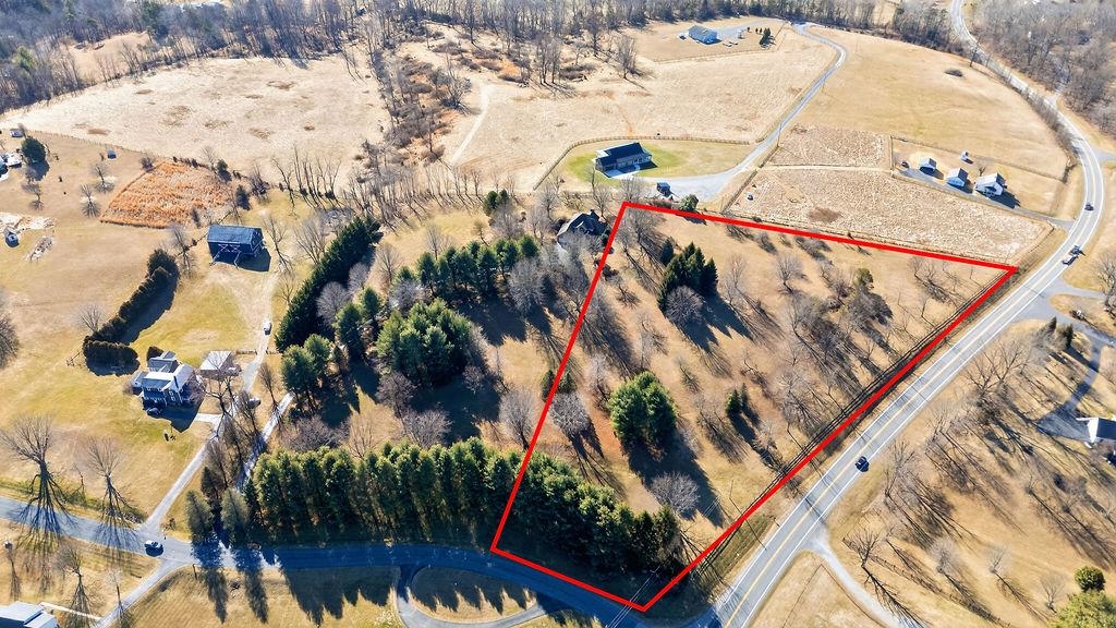 35 TALIAFERRO DR, CHURCHVILLE, Virginia 24421, 3 Bedrooms Bedrooms, ,3 BathroomsBathrooms,Residential,35 TALIAFERRO DR,672970 MLS # 672970