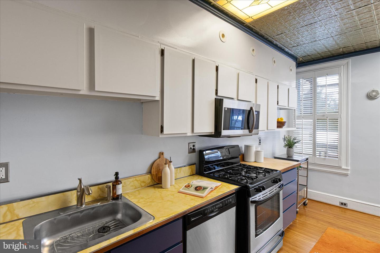 140 11TH ST NE, WASHINGTON, District Of Columbia 20002, 4 Bedrooms Bedrooms, ,2 BathroomsBathrooms,Residential,For sale,140 11TH ST NE,DCDC2223928 MLS # DCDC2223928