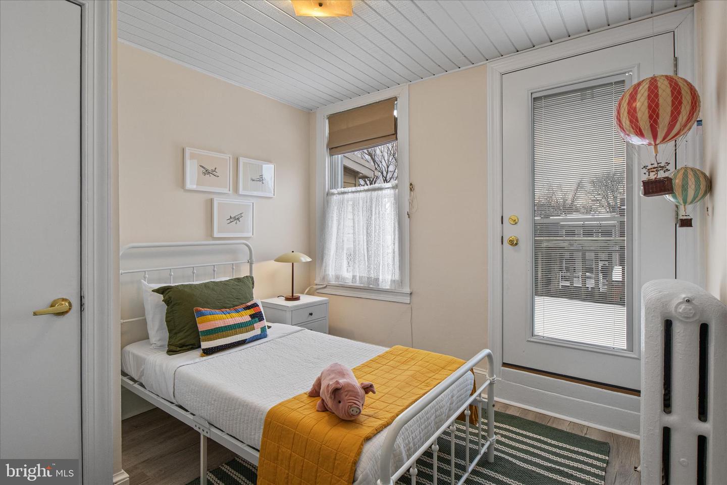 140 11TH ST NE, WASHINGTON, District Of Columbia 20002, 4 Bedrooms Bedrooms, ,2 BathroomsBathrooms,Residential,For sale,140 11TH ST NE,DCDC2223928 MLS # DCDC2223928