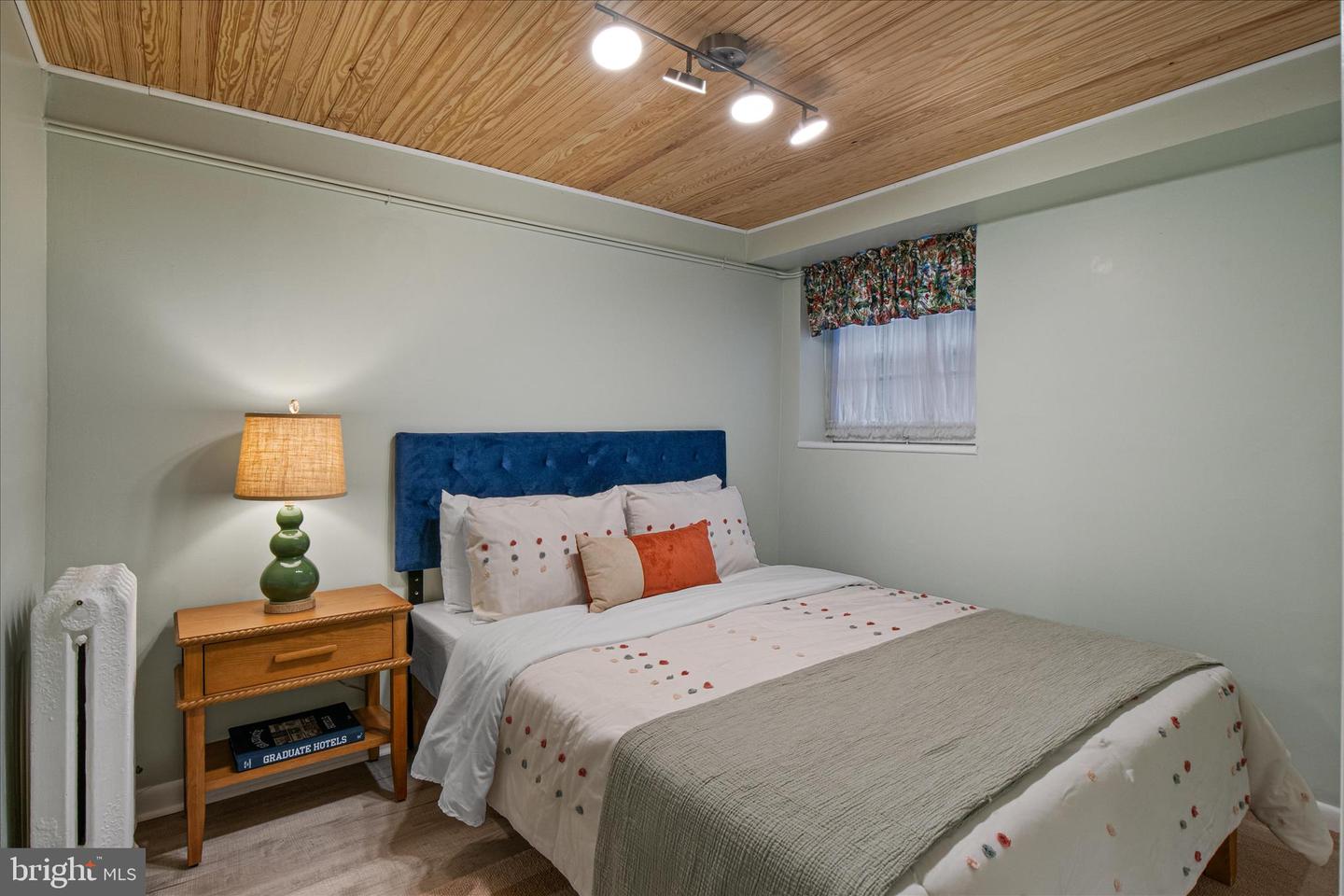 140 11TH ST NE, WASHINGTON, District Of Columbia 20002, 4 Bedrooms Bedrooms, ,2 BathroomsBathrooms,Residential,For sale,140 11TH ST NE,DCDC2223928 MLS # DCDC2223928