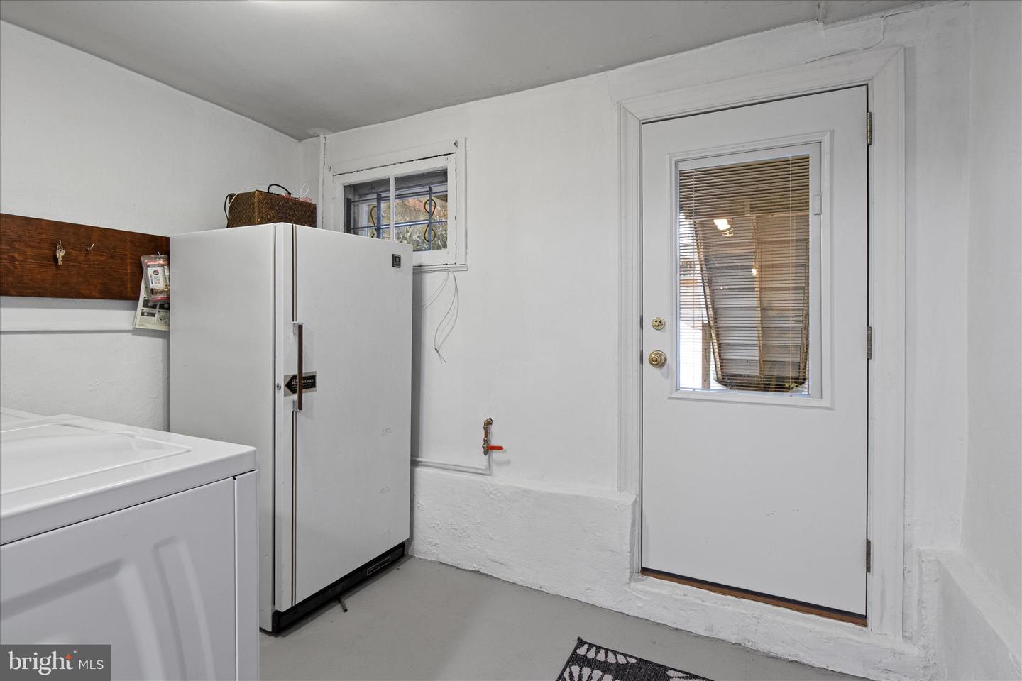 140 11TH ST NE, WASHINGTON, District Of Columbia 20002, 4 Bedrooms Bedrooms, ,2 BathroomsBathrooms,Residential,For sale,140 11TH ST NE,DCDC2223928 MLS # DCDC2223928