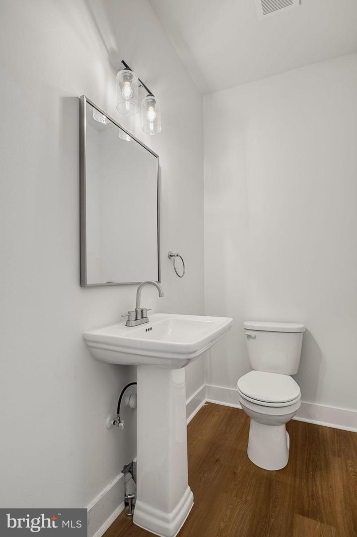 1619 12TH ST, VICTORIA, Virginia 23974, ,Residential,For sale,1619 12TH ST,VALB2000068 MLS # VALB2000068