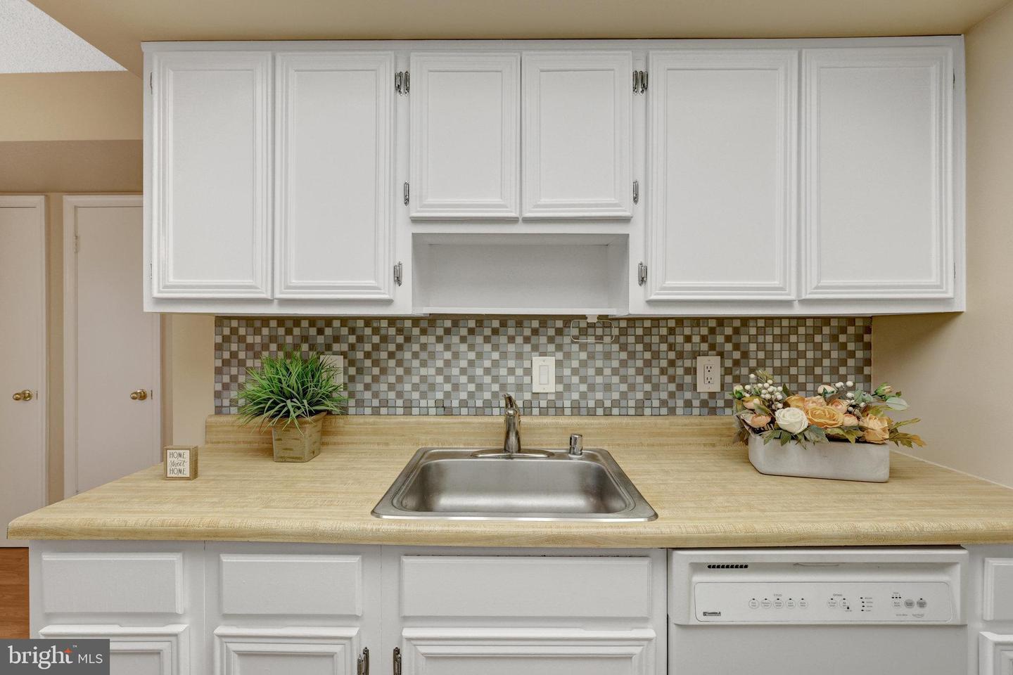 10208 BUSHMAN DR #422, OAKTON, Virginia 22124, 1 Bedroom Bedrooms, ,1 BathroomBathrooms,Residential,For sale,10208 BUSHMAN DR #422,VAFX2267944 MLS # VAFX2267944