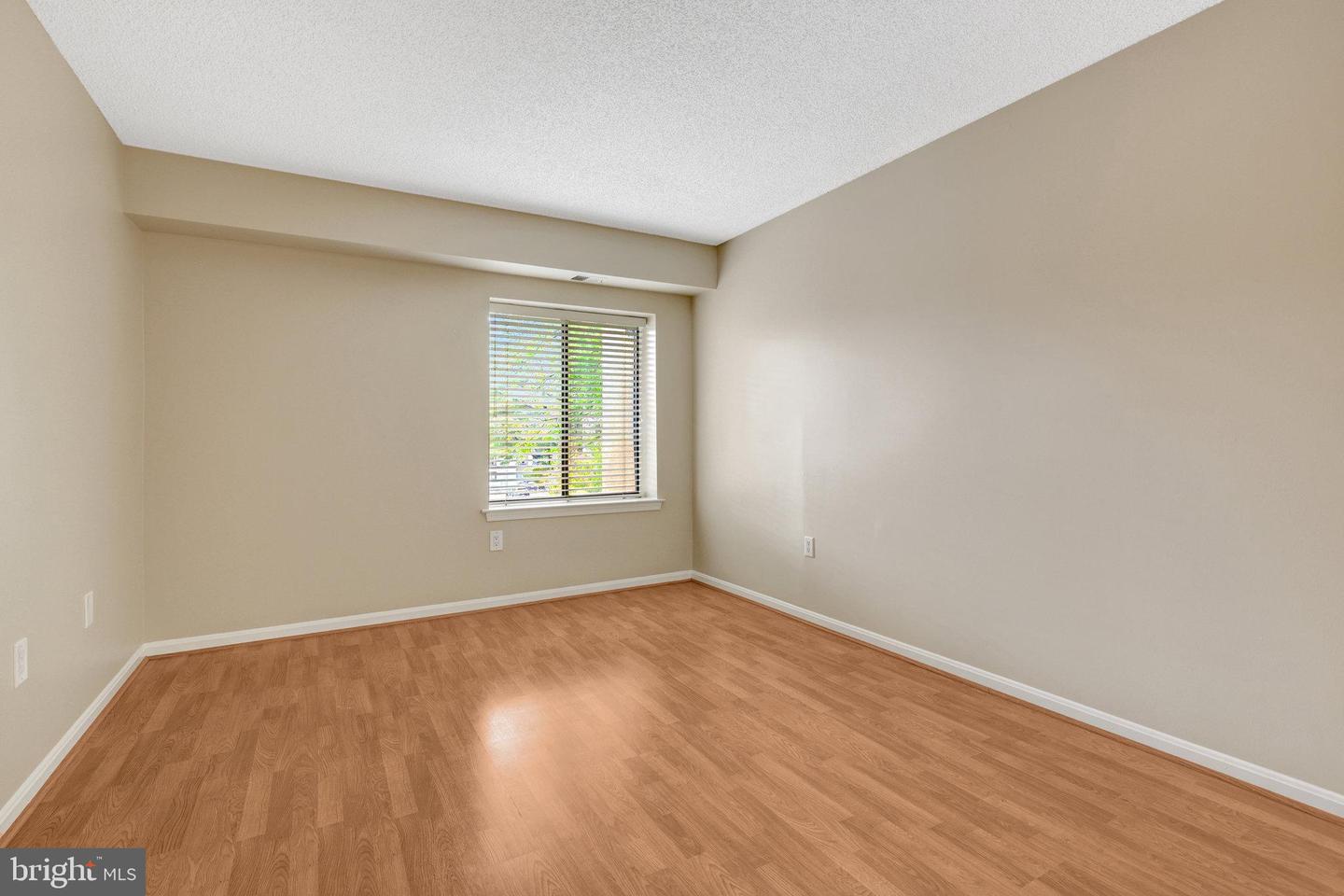 10208 BUSHMAN DR #422, OAKTON, Virginia 22124, 1 Bedroom Bedrooms, ,1 BathroomBathrooms,Residential,For sale,10208 BUSHMAN DR #422,VAFX2267944 MLS # VAFX2267944