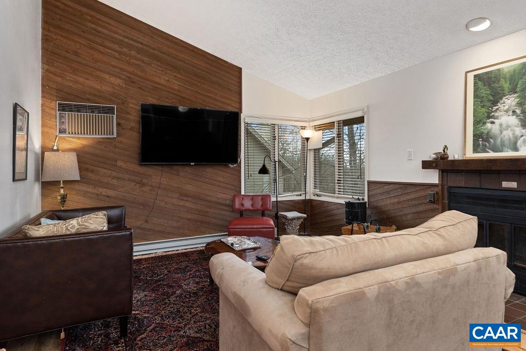 2224 TANNERS RIDGE CONDOS, WINTERGREEN, Virginia 22967, 2 Bedrooms Bedrooms, ,2 BathroomsBathrooms,Residential,Tanners Ridge 2224,2224 TANNERS RIDGE CONDOS,672456 MLS # 672456