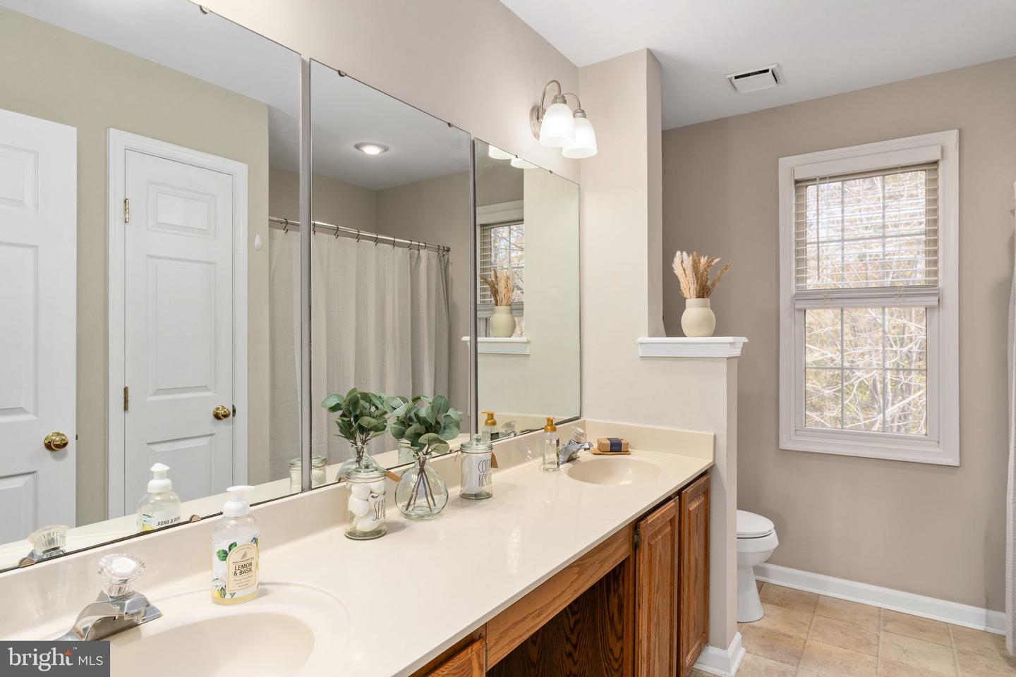 4 ASMEAD PL, STAFFORD, Virginia 22554, 4 Bedrooms Bedrooms, ,3 BathroomsBathrooms,Residential,For sale,4 ASMEAD PL,VAST2044046 MLS # VAST2044046