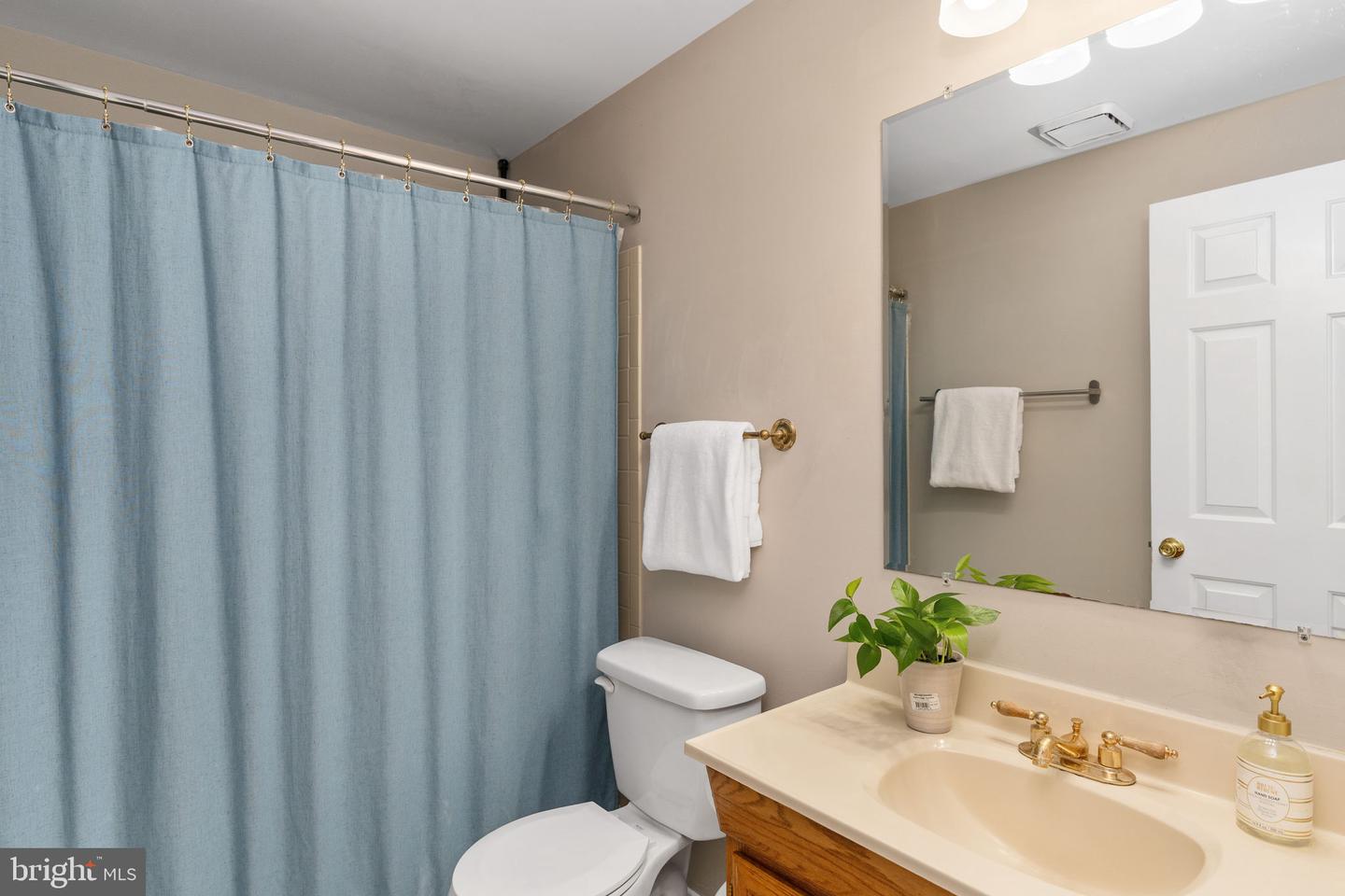 4 ASMEAD PL, STAFFORD, Virginia 22554, 4 Bedrooms Bedrooms, ,3 BathroomsBathrooms,Residential,For sale,4 ASMEAD PL,VAST2044046 MLS # VAST2044046