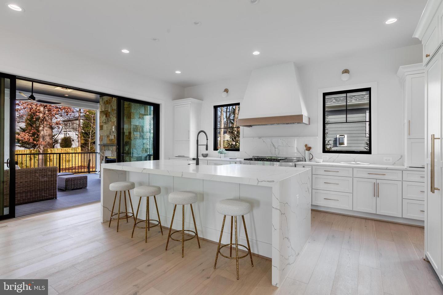 123 TAPAWINGO RD SW, VIENNA, Virginia 22180, 7 Bedrooms Bedrooms, ,6 BathroomsBathrooms,Residential,For sale,123 TAPAWINGO RD SW,VAFX2278862 MLS # VAFX2278862