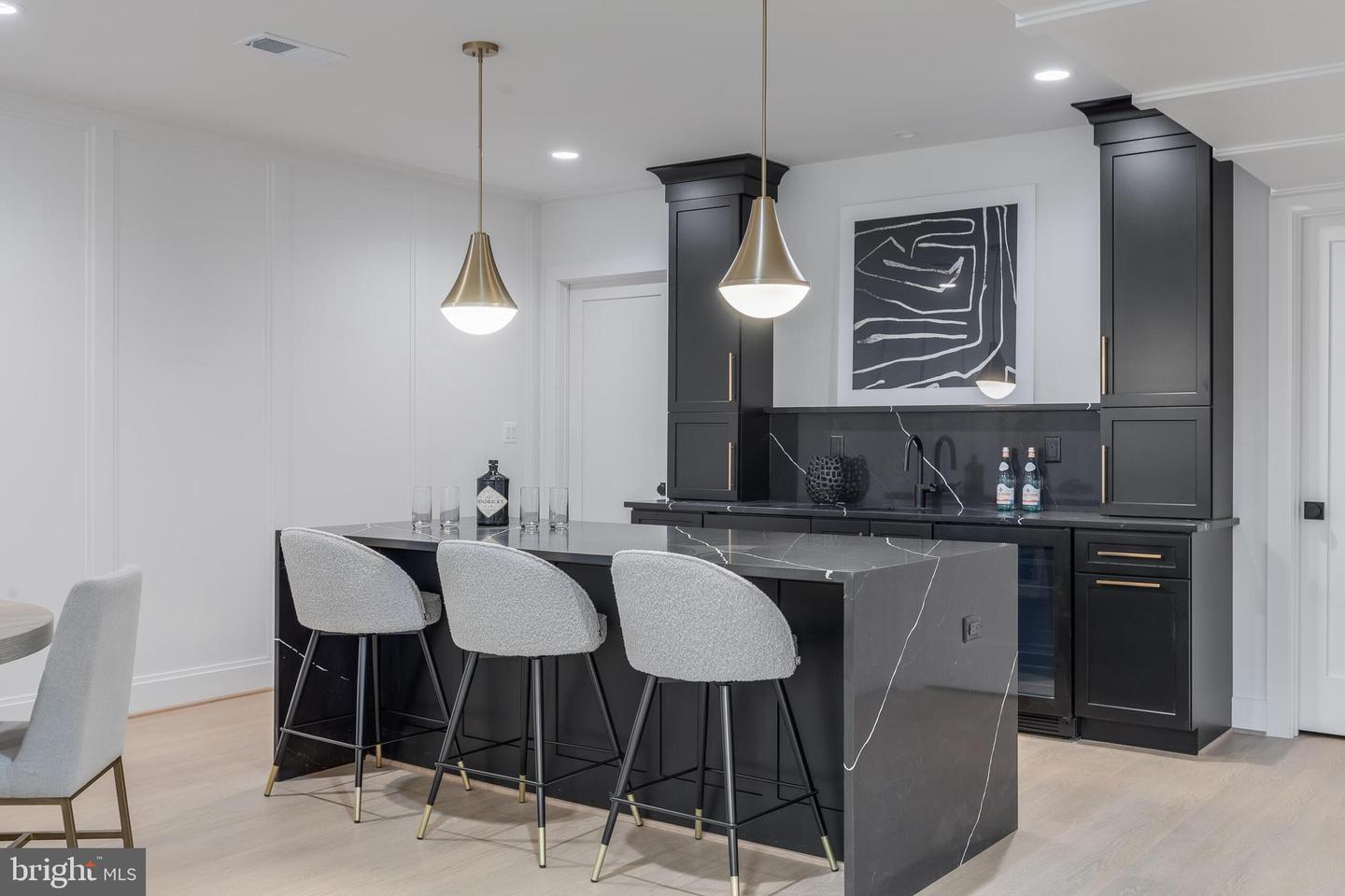 123 TAPAWINGO RD SW, VIENNA, Virginia 22180, 7 Bedrooms Bedrooms, ,6 BathroomsBathrooms,Residential,For sale,123 TAPAWINGO RD SW,VAFX2278862 MLS # VAFX2278862