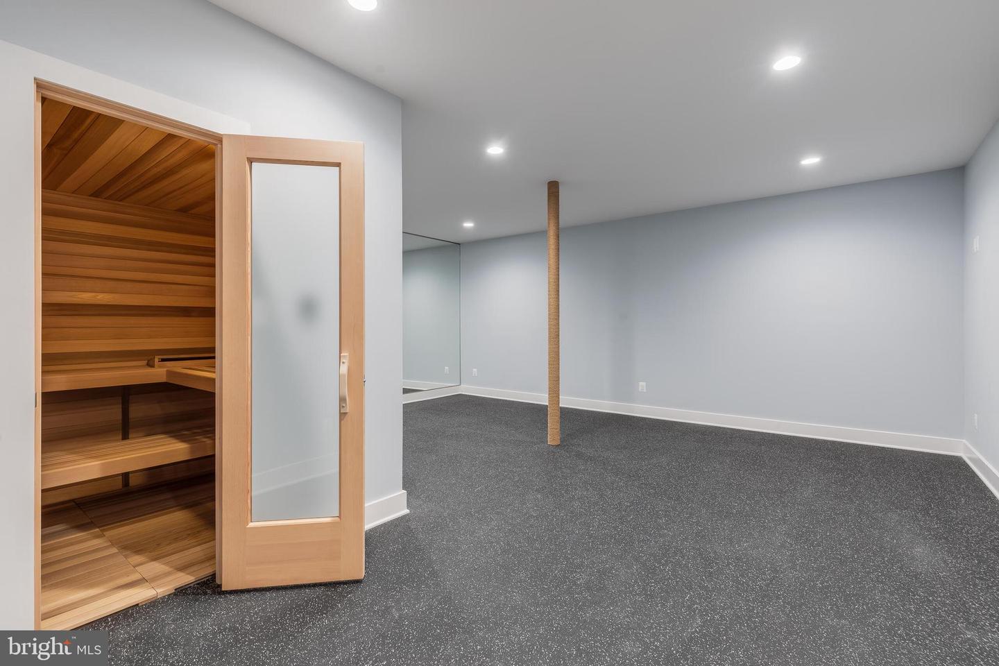 123 TAPAWINGO RD SW, VIENNA, Virginia 22180, 7 Bedrooms Bedrooms, ,6 BathroomsBathrooms,Residential,For sale,123 TAPAWINGO RD SW,VAFX2278862 MLS # VAFX2278862