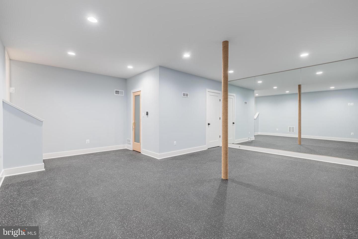 123 TAPAWINGO RD SW, VIENNA, Virginia 22180, 7 Bedrooms Bedrooms, ,6 BathroomsBathrooms,Residential,For sale,123 TAPAWINGO RD SW,VAFX2278862 MLS # VAFX2278862