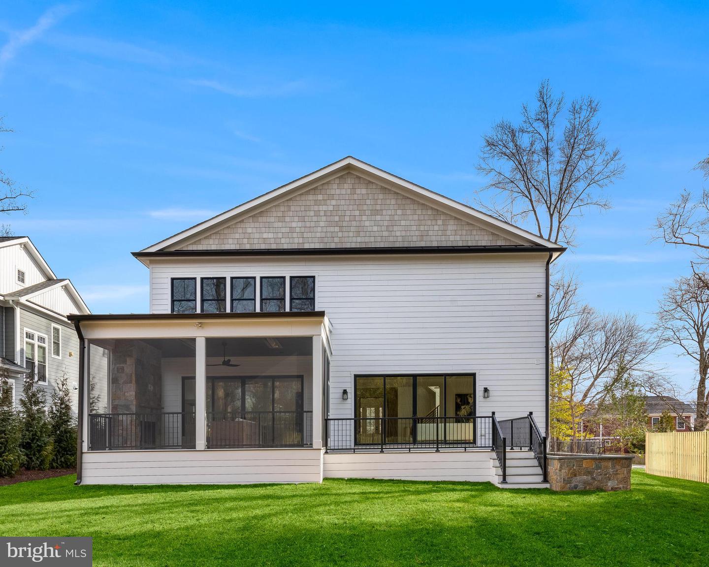 123 TAPAWINGO RD SW, VIENNA, Virginia 22180, 7 Bedrooms Bedrooms, ,6 BathroomsBathrooms,Residential,For sale,123 TAPAWINGO RD SW,VAFX2278862 MLS # VAFX2278862