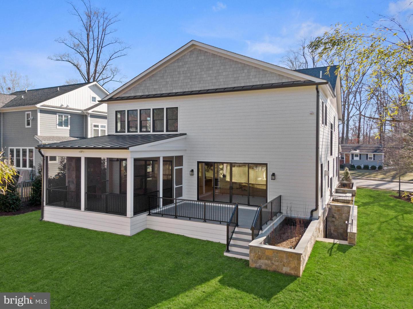 123 TAPAWINGO RD SW, VIENNA, Virginia 22180, 7 Bedrooms Bedrooms, ,6 BathroomsBathrooms,Residential,For sale,123 TAPAWINGO RD SW,VAFX2278862 MLS # VAFX2278862