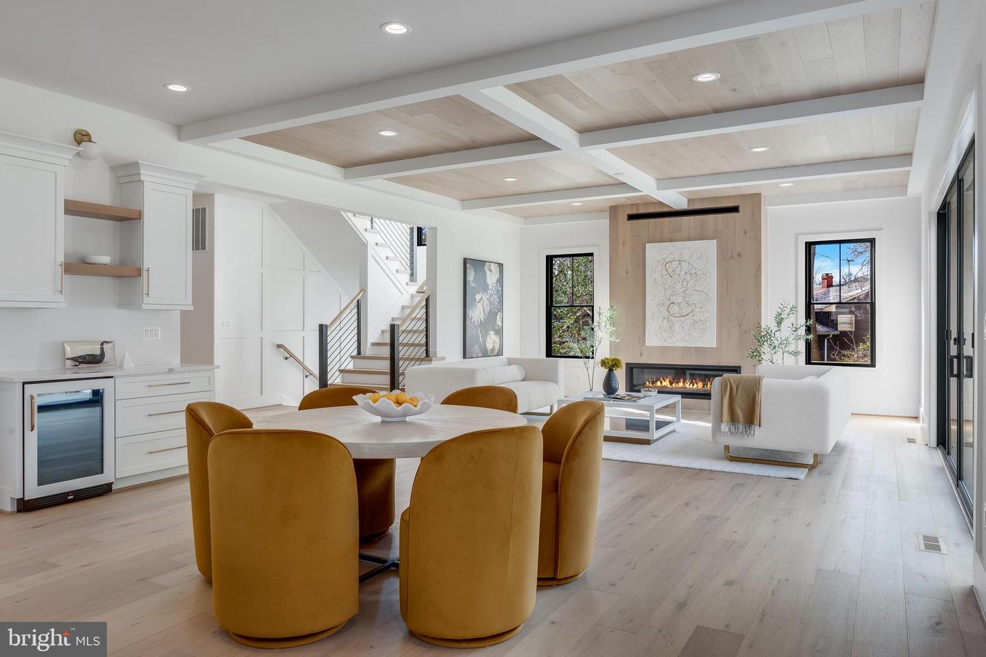 123 TAPAWINGO RD SW, VIENNA, Virginia 22180, 7 Bedrooms Bedrooms, ,6 BathroomsBathrooms,Residential,For sale,123 TAPAWINGO RD SW,VAFX2278862 MLS # VAFX2278862