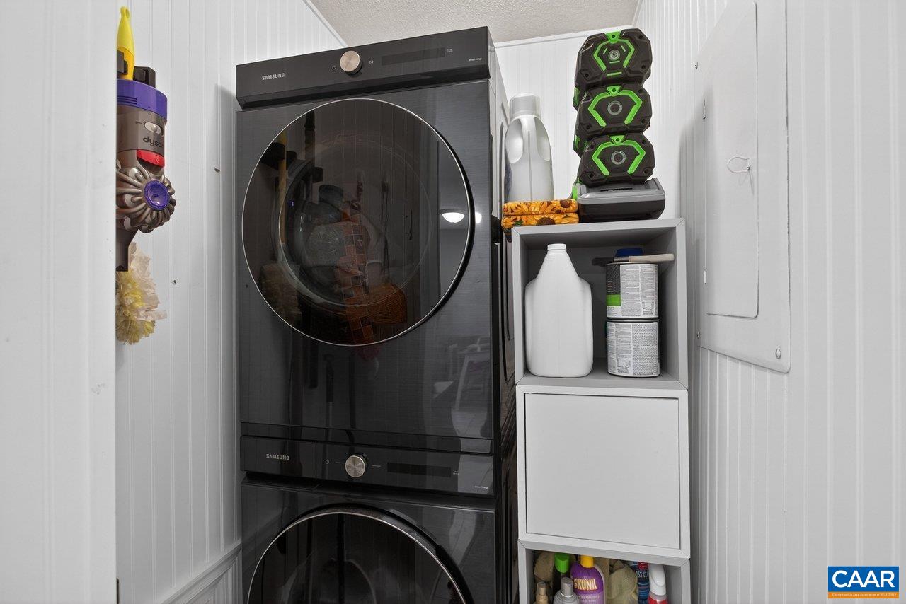 273 E RIVERSIDE DR, TIMBERVILLE, Virginia 22853, 3 Bedrooms Bedrooms, ,1 BathroomBathrooms,Residential,273 E RIVERSIDE DR,672985 MLS # 672985 273 E RIVERSIDE DR, TIMBERVILLE, Virginia 22853, 3 Bedrooms Bedrooms, ,1 BathroomBathrooms,Residential,273 E RIVERSIDE DR,672985 MLS # 672985