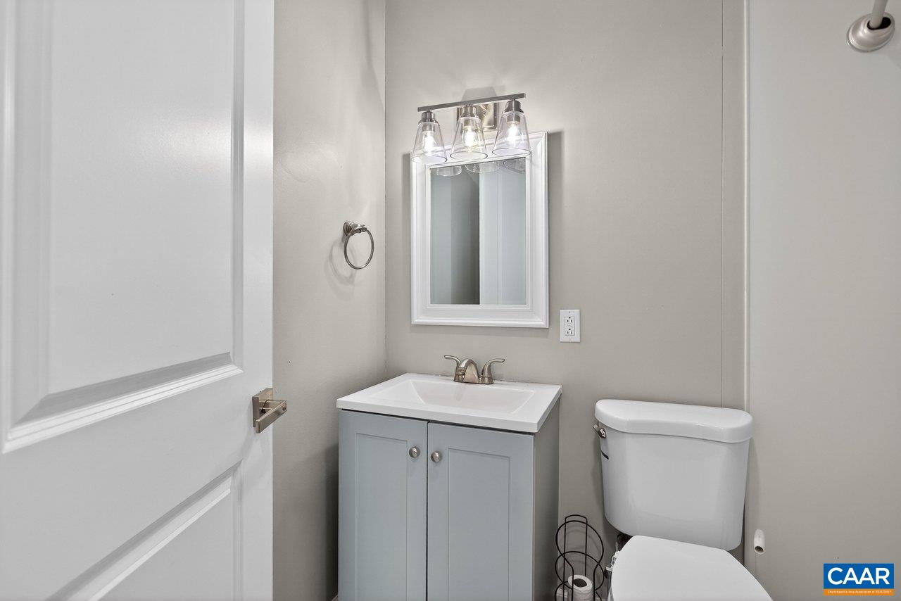 273 E RIVERSIDE DR, TIMBERVILLE, Virginia 22853, 3 Bedrooms Bedrooms, ,1 BathroomBathrooms,Residential,273 E RIVERSIDE DR,672985 MLS # 672985 273 E RIVERSIDE DR, TIMBERVILLE, Virginia 22853, 3 Bedrooms Bedrooms, ,1 BathroomBathrooms,Residential,273 E RIVERSIDE DR,672985 MLS # 672985