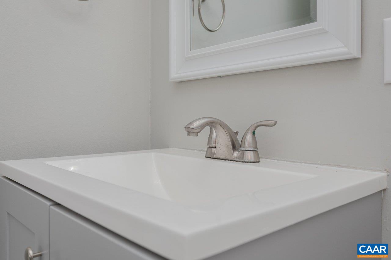 273 E RIVERSIDE DR, TIMBERVILLE, Virginia 22853, 3 Bedrooms Bedrooms, ,1 BathroomBathrooms,Residential,273 E RIVERSIDE DR,672985 MLS # 672985 273 E RIVERSIDE DR, TIMBERVILLE, Virginia 22853, 3 Bedrooms Bedrooms, ,1 BathroomBathrooms,Residential,273 E RIVERSIDE DR,672985 MLS # 672985