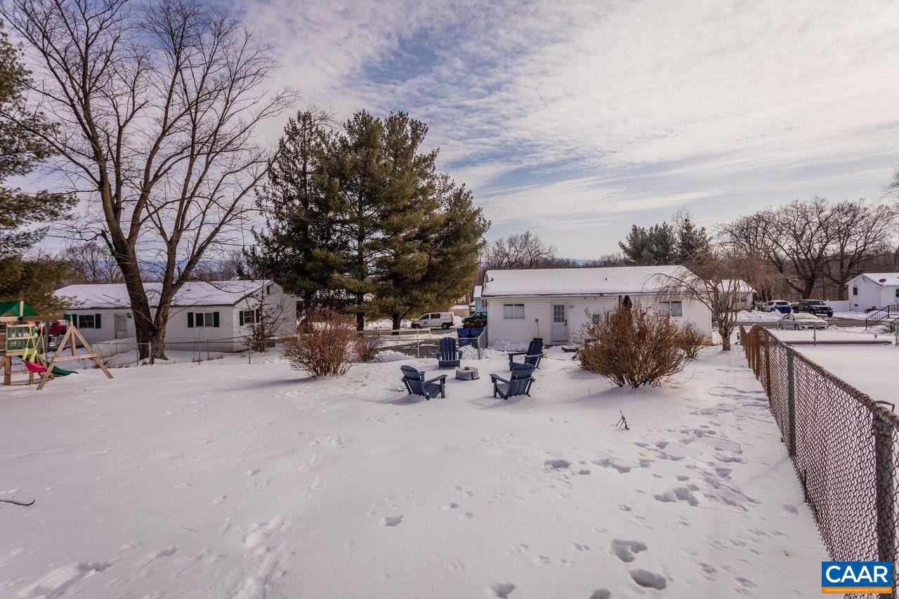 273 E RIVERSIDE DR, TIMBERVILLE, Virginia 22853, 3 Bedrooms Bedrooms, ,1 BathroomBathrooms,Residential,273 E RIVERSIDE DR,672985 MLS # 672985 273 E RIVERSIDE DR, TIMBERVILLE, Virginia 22853, 3 Bedrooms Bedrooms, ,1 BathroomBathrooms,Residential,273 E RIVERSIDE DR,672985 MLS # 672985