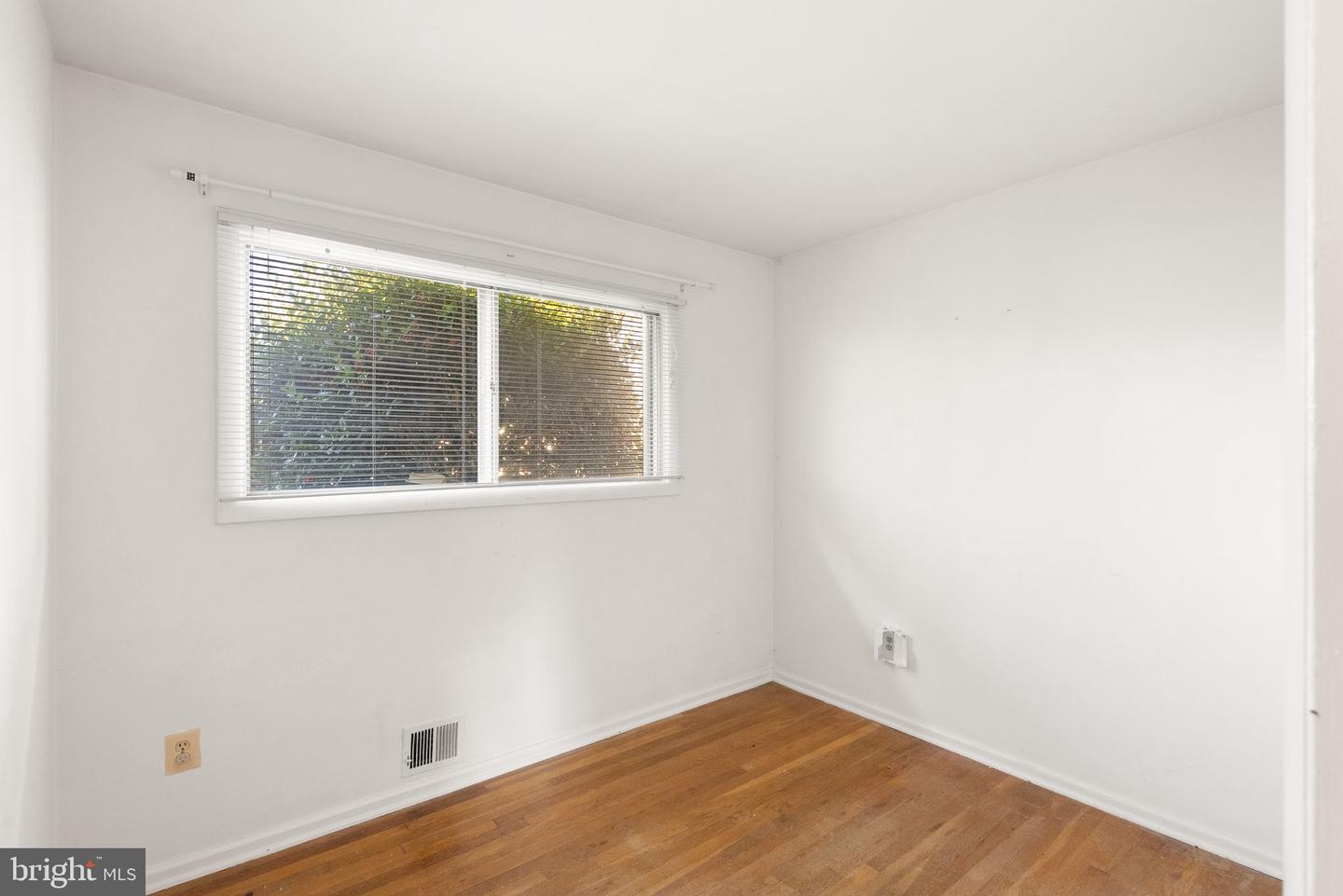 1412 PATRICK CIR SW, VIENNA, Virginia 22180, 3 Bedrooms Bedrooms, ,2 BathroomsBathrooms,Residential,For sale,1412 PATRICK CIR SW,VAFX2279998 MLS # VAFX2279998