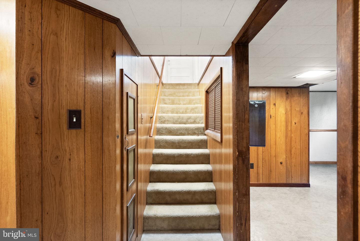 1412 PATRICK CIR SW, VIENNA, Virginia 22180, 3 Bedrooms Bedrooms, ,2 BathroomsBathrooms,Residential,For sale,1412 PATRICK CIR SW,VAFX2279998 MLS # VAFX2279998