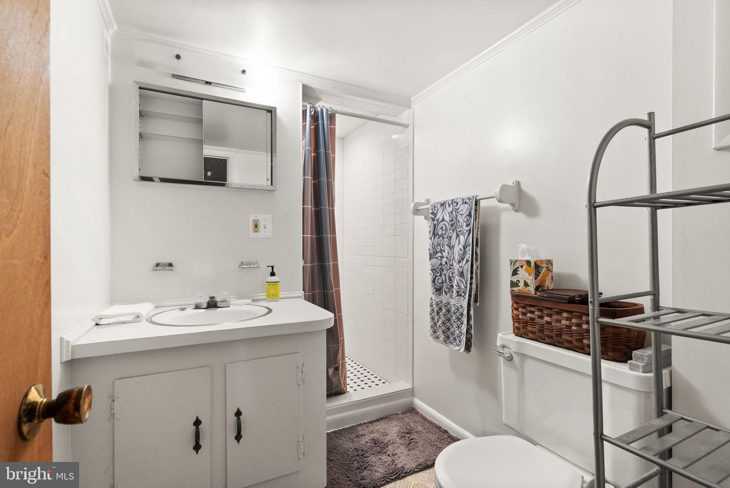 1412 PATRICK CIR SW, VIENNA, Virginia 22180, 3 Bedrooms Bedrooms, ,2 BathroomsBathrooms,Residential,For sale,1412 PATRICK CIR SW,VAFX2279998 MLS # VAFX2279998