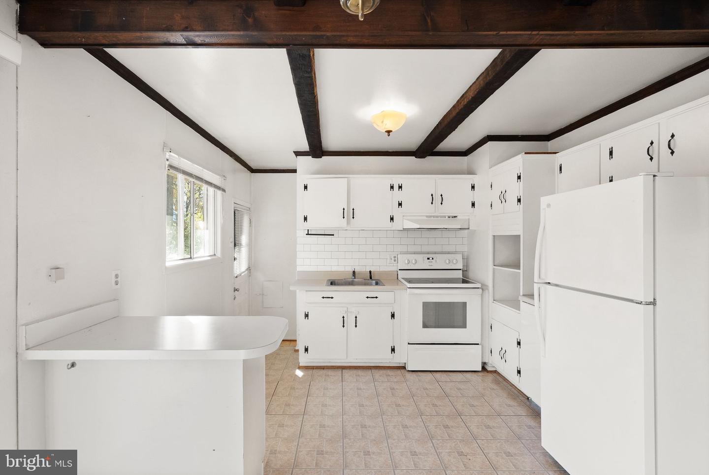 1412 PATRICK CIR SW, VIENNA, Virginia 22180, 3 Bedrooms Bedrooms, ,2 BathroomsBathrooms,Residential,For sale,1412 PATRICK CIR SW,VAFX2279998 MLS # VAFX2279998