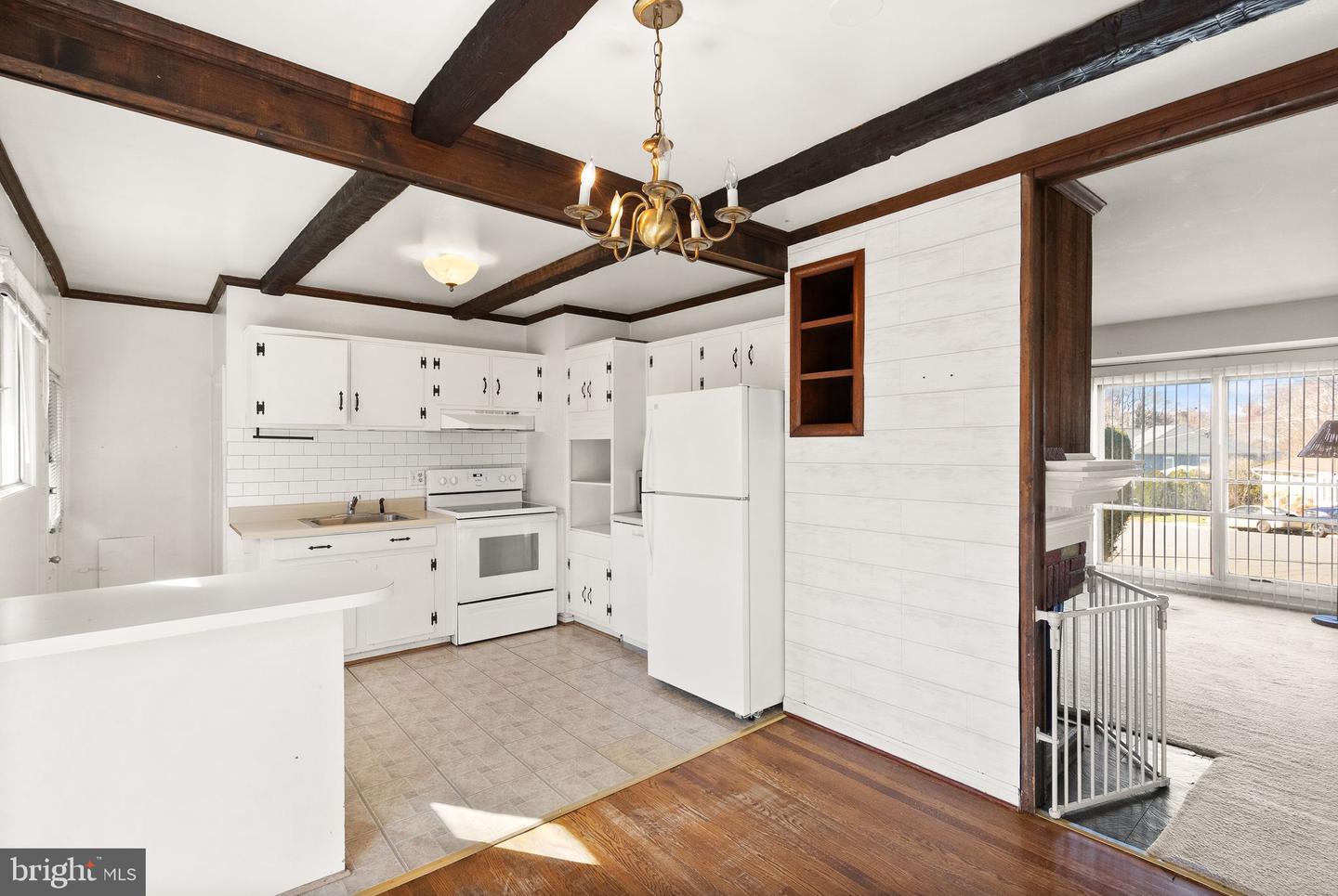 1412 PATRICK CIR SW, VIENNA, Virginia 22180, 3 Bedrooms Bedrooms, ,2 BathroomsBathrooms,Residential,For sale,1412 PATRICK CIR SW,VAFX2279998 MLS # VAFX2279998