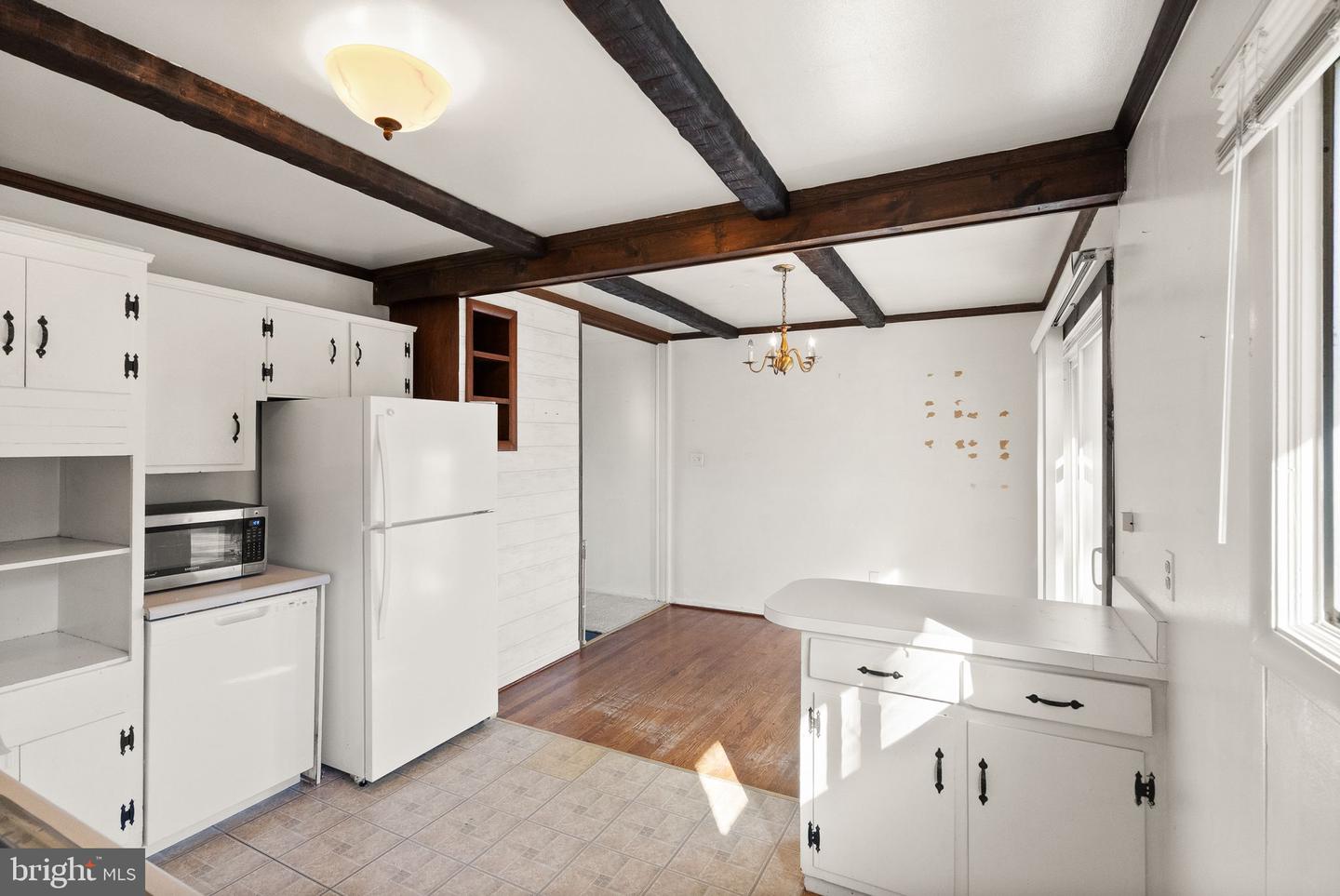 1412 PATRICK CIR SW, VIENNA, Virginia 22180, 3 Bedrooms Bedrooms, ,2 BathroomsBathrooms,Residential,For sale,1412 PATRICK CIR SW,VAFX2279998 MLS # VAFX2279998