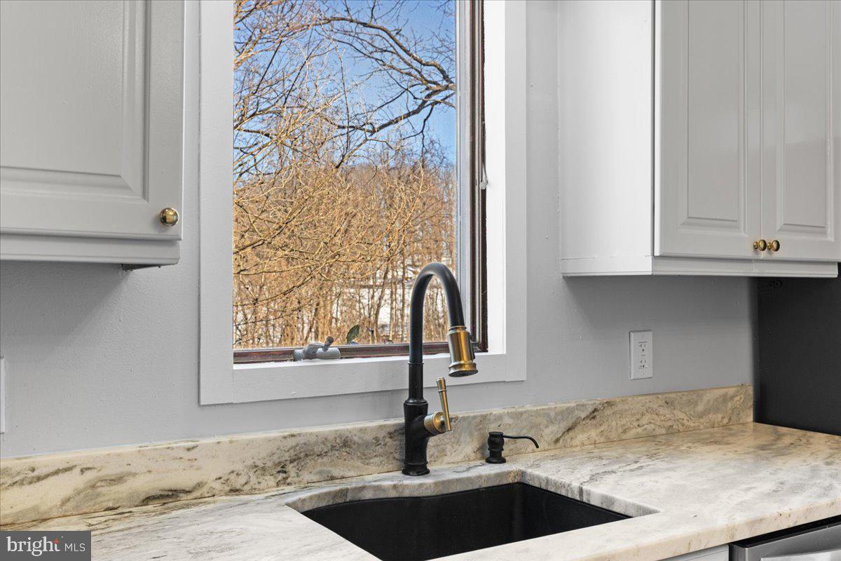 23320 WATSON RD, LEESBURG, Virginia 20175, 3 Bedrooms Bedrooms, ,2 BathroomsBathrooms,Residential,For sale,23320 WATSON RD,VALO2112254 MLS # VALO2112254