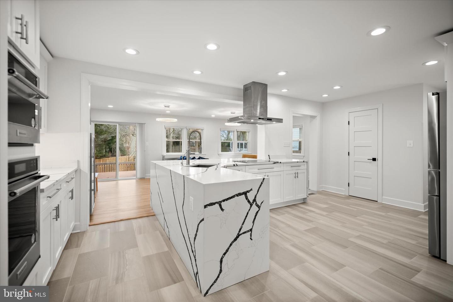 515 WOODLAND CT NW, VIENNA, Virginia 22180, 6 Bedrooms Bedrooms, ,3 BathroomsBathrooms,Residential,For sale,515 WOODLAND CT NW,VAFX2282532 MLS # VAFX2282532