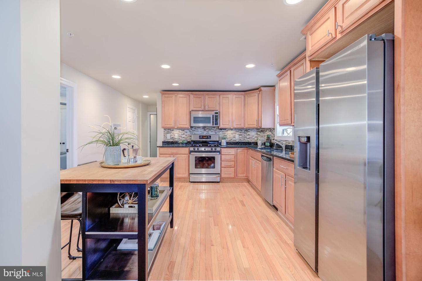 425 M ST NW #J, WASHINGTON, District Of Columbia 20001, 2 Bedrooms Bedrooms, ,2 BathroomsBathrooms,Residential,For sale,425 M ST NW #J,DCDC2235142 MLS # DCDC2235142