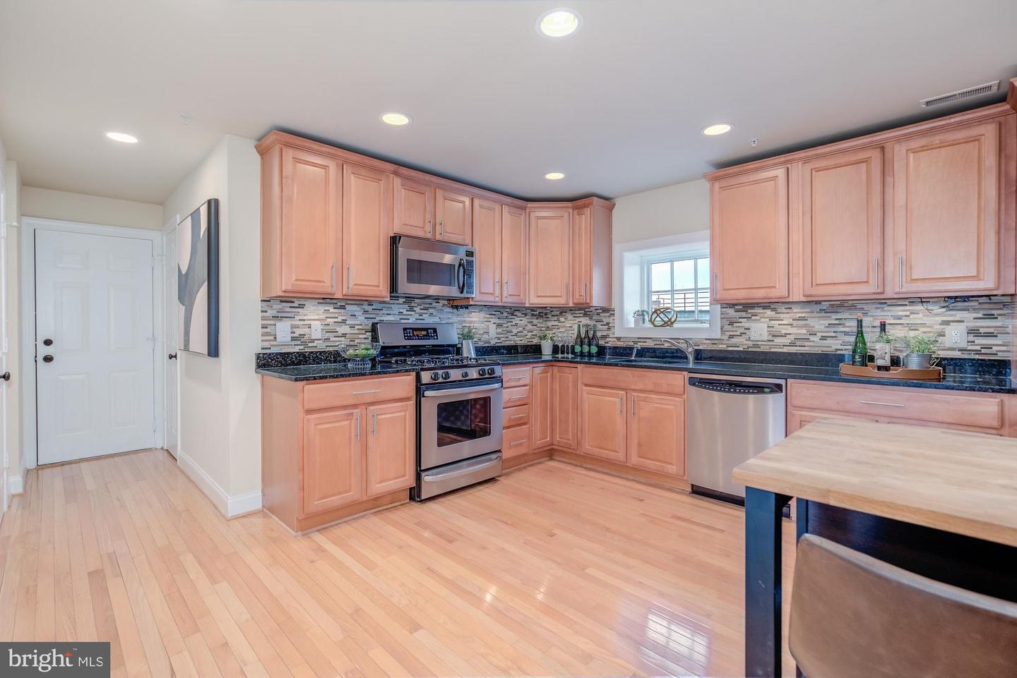 425 M ST NW #J, WASHINGTON, District Of Columbia 20001, 2 Bedrooms Bedrooms, ,2 BathroomsBathrooms,Residential,For sale,425 M ST NW #J,DCDC2235142 MLS # DCDC2235142