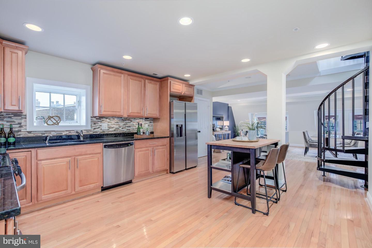 425 M ST NW #J, WASHINGTON, District Of Columbia 20001, 2 Bedrooms Bedrooms, ,2 BathroomsBathrooms,Residential,For sale,425 M ST NW #J,DCDC2235142 MLS # DCDC2235142