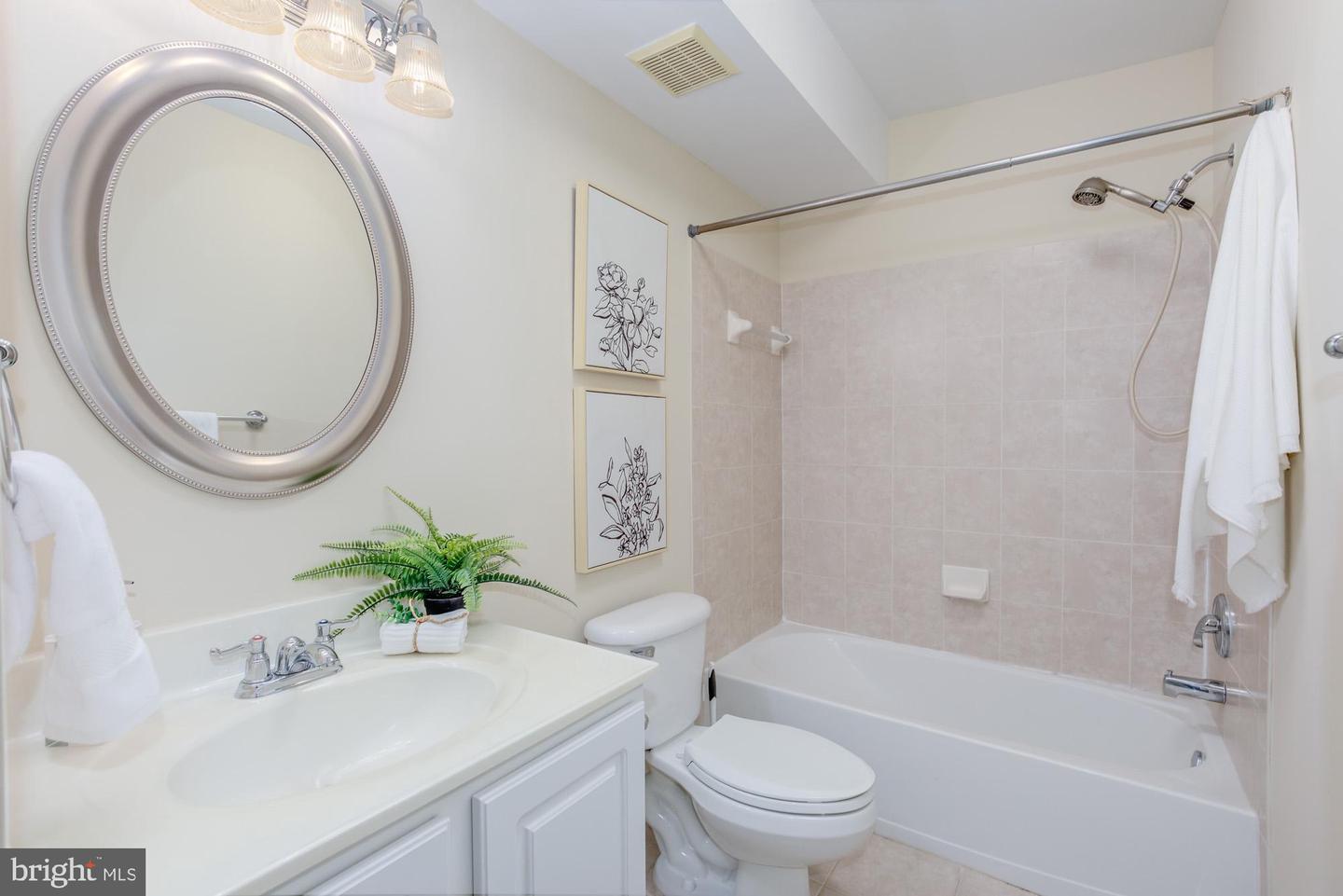 425 M ST NW #J, WASHINGTON, District Of Columbia 20001, 2 Bedrooms Bedrooms, ,2 BathroomsBathrooms,Residential,For sale,425 M ST NW #J,DCDC2235142 MLS # DCDC2235142