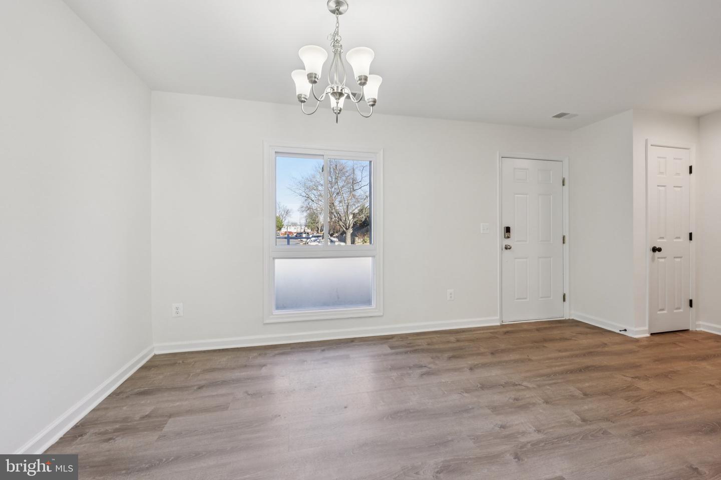 601 CLEARWATER CT, HERNDON, Virginia 20170, 3 Bedrooms Bedrooms, ,2 BathroomsBathrooms,Residential,For sale,601 CLEARWATER CT,VAFX2283138 MLS # VAFX2283138