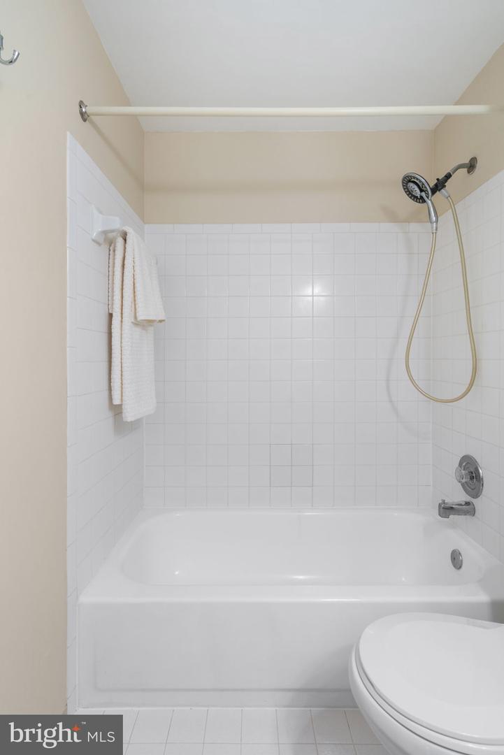 5606 ROUNDTREE DR, WOODBRIDGE, Virginia 22193, 3 Bedrooms Bedrooms, ,2 BathroomsBathrooms,Residential,For sale,5606 ROUNDTREE DR,VAPW2109478 MLS # VAPW2109478