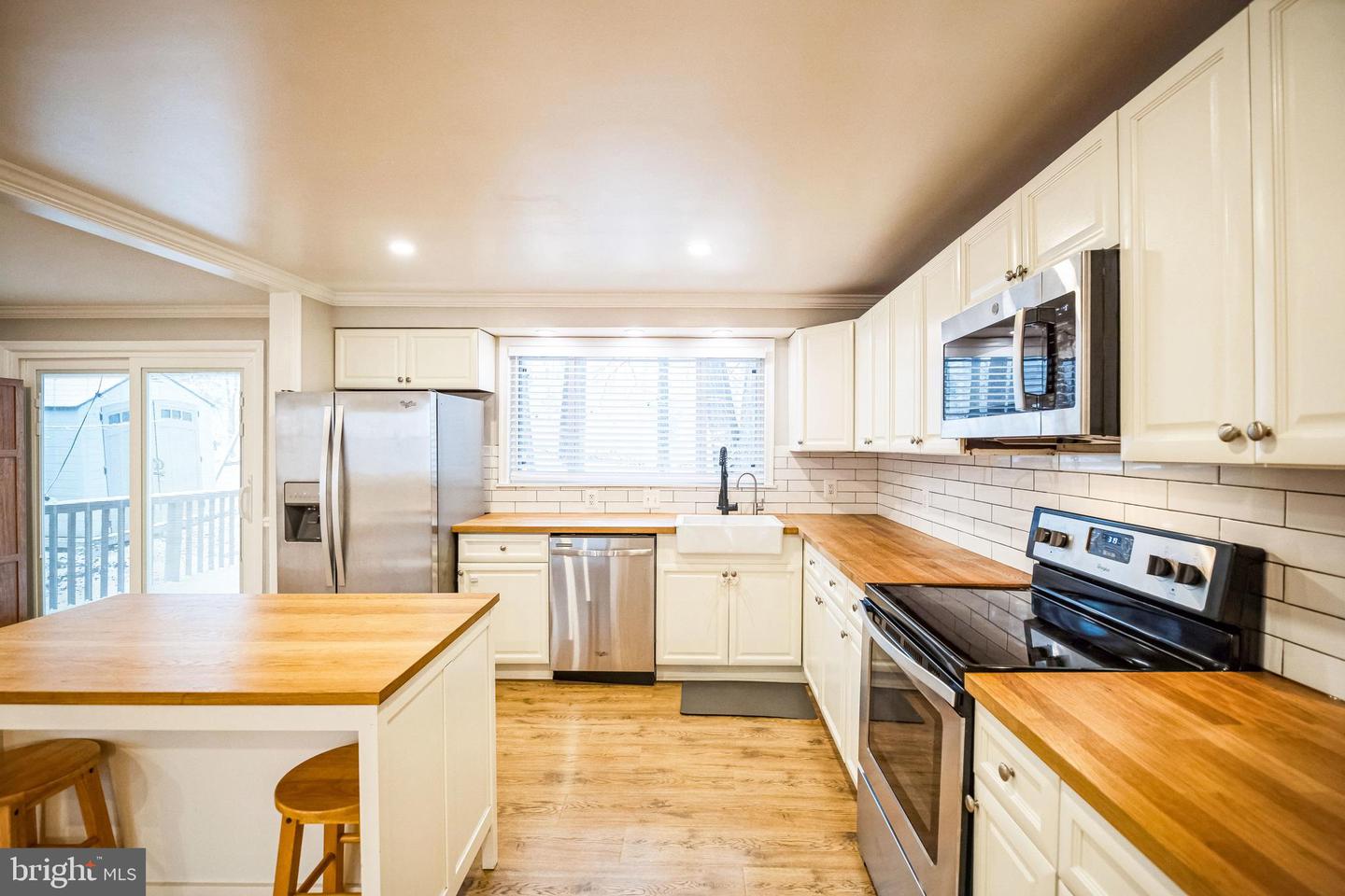 16080 DEER PARK DR, DUMFRIES, Virginia 22025, 4 Bedrooms Bedrooms, ,3 BathroomsBathrooms,Residential,For sale,16080 DEER PARK DR,VAPW2109524 MLS # VAPW2109524