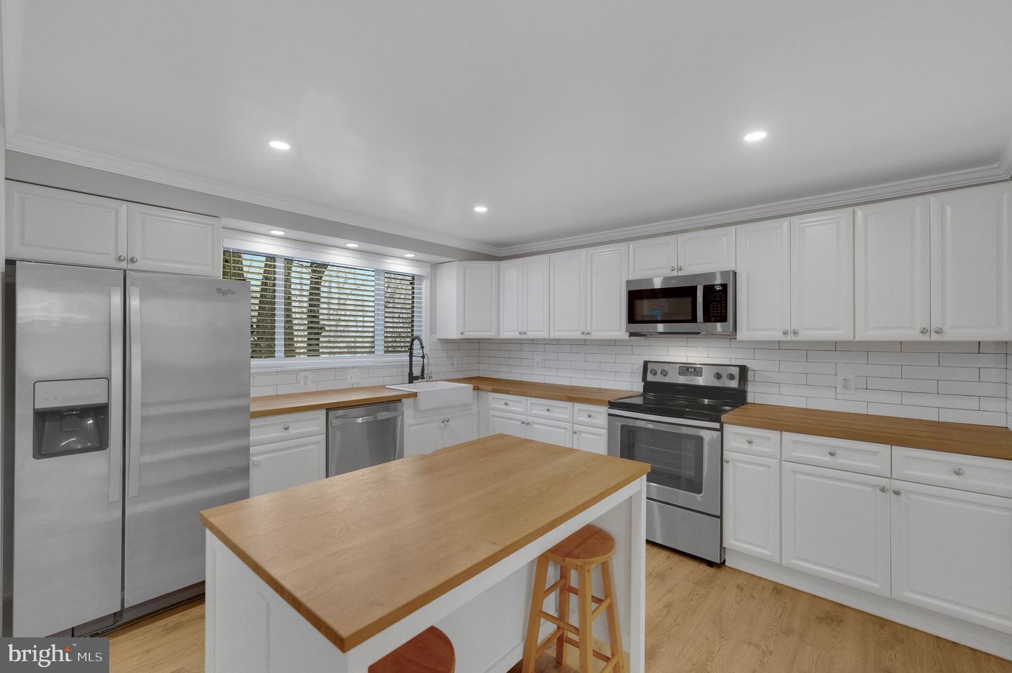 16080 DEER PARK DR, DUMFRIES, Virginia 22025, 4 Bedrooms Bedrooms, ,3 BathroomsBathrooms,Residential,For sale,16080 DEER PARK DR,VAPW2109524 MLS # VAPW2109524