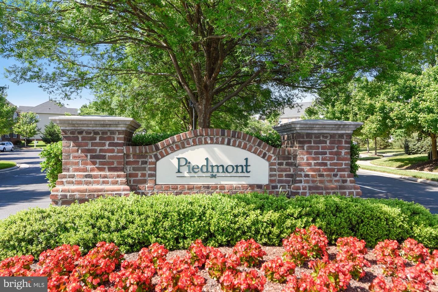 14310 BAKERWOOD PL, HAYMARKET, Virginia 20169, 4 Bedrooms Bedrooms, ,3 BathroomsBathrooms,Residential,For sale,14310 BAKERWOOD PL,VAPW2109596 MLS # VAPW2109596