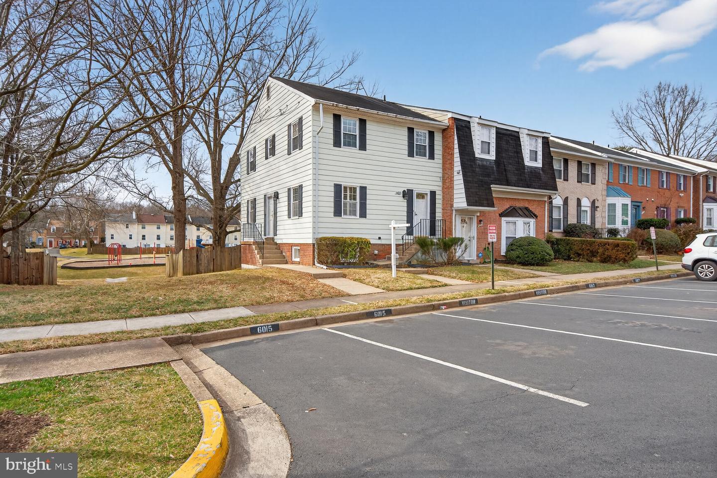 6015 TICONDEROGA CT, BURKE, Virginia 22015, 4 Bedrooms Bedrooms, ,3 BathroomsBathrooms,Residential,For sale,6015 TICONDEROGA CT,VAFX2283924 MLS # VAFX2283924