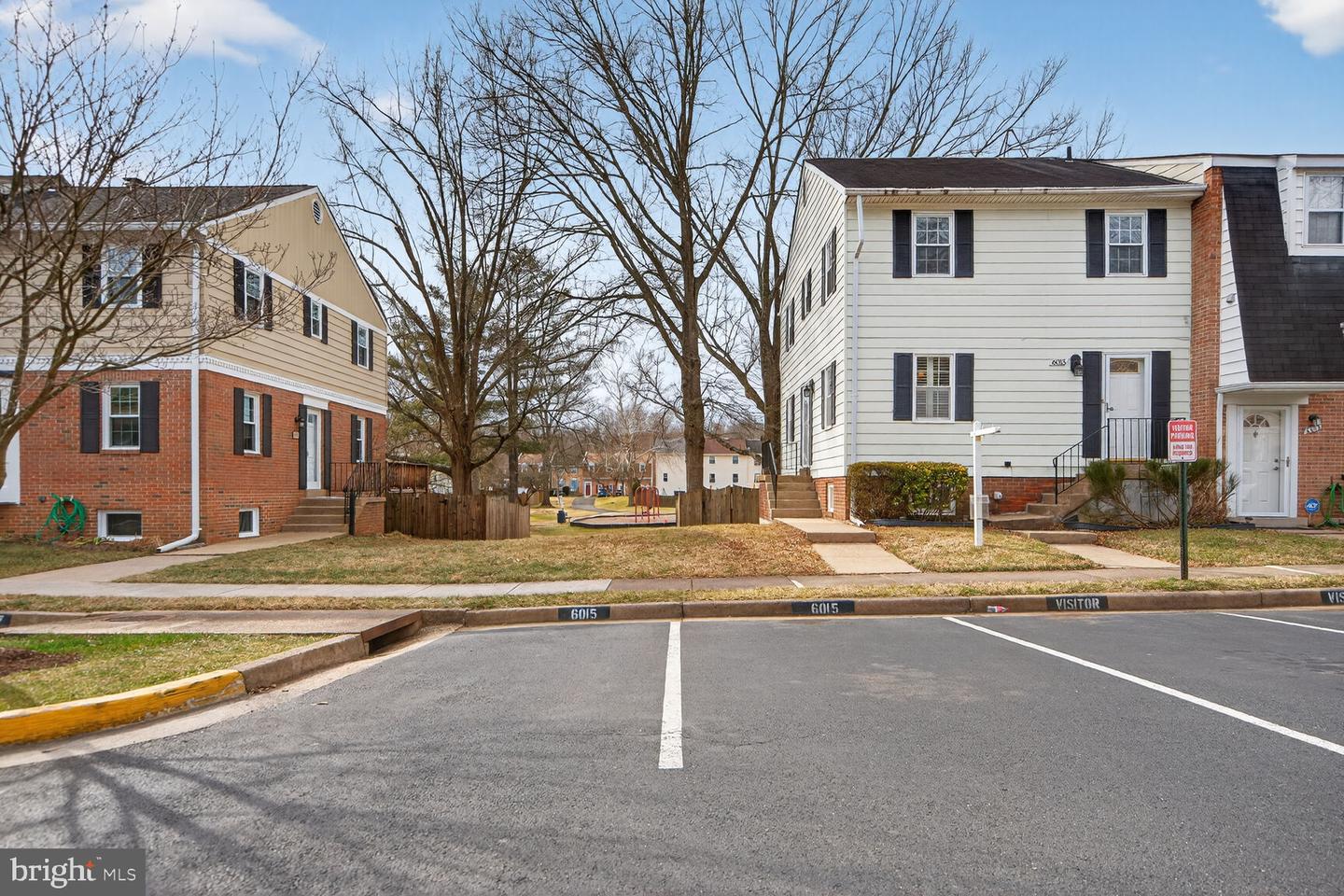 6015 TICONDEROGA CT, BURKE, Virginia 22015, 4 Bedrooms Bedrooms, ,3 BathroomsBathrooms,Residential,For sale,6015 TICONDEROGA CT,VAFX2283924 MLS # VAFX2283924