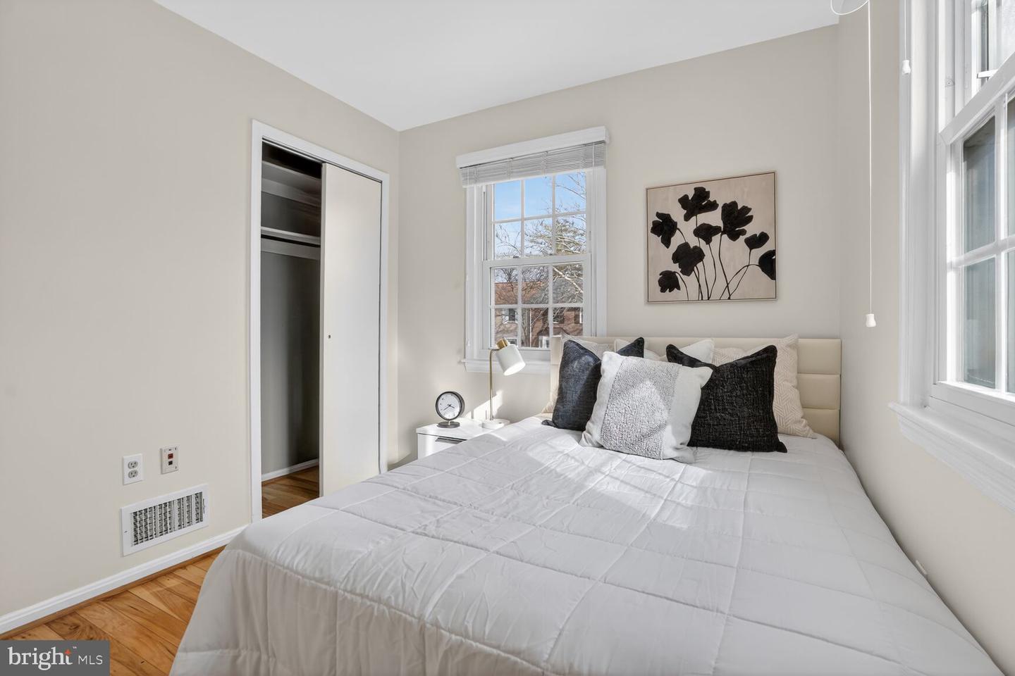 6015 TICONDEROGA CT, BURKE, Virginia 22015, 4 Bedrooms Bedrooms, ,3 BathroomsBathrooms,Residential,For sale,6015 TICONDEROGA CT,VAFX2283924 MLS # VAFX2283924