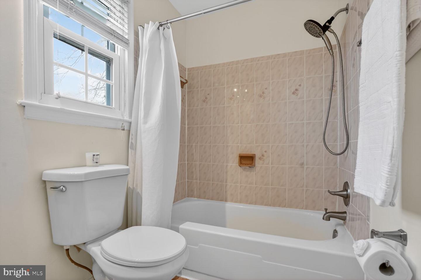 6015 TICONDEROGA CT, BURKE, Virginia 22015, 4 Bedrooms Bedrooms, ,3 BathroomsBathrooms,Residential,For sale,6015 TICONDEROGA CT,VAFX2283924 MLS # VAFX2283924