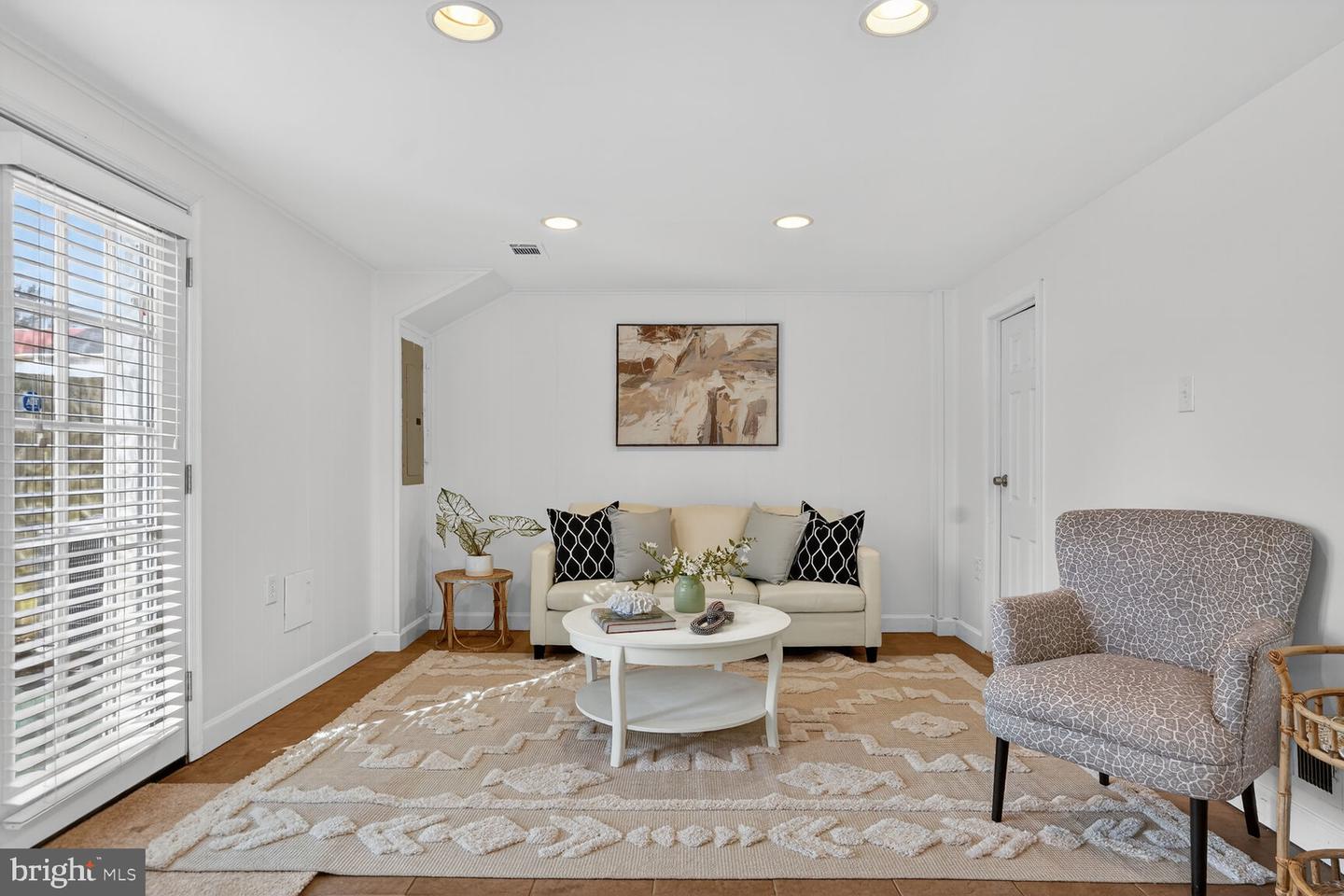 6015 TICONDEROGA CT, BURKE, Virginia 22015, 4 Bedrooms Bedrooms, ,3 BathroomsBathrooms,Residential,For sale,6015 TICONDEROGA CT,VAFX2283924 MLS # VAFX2283924