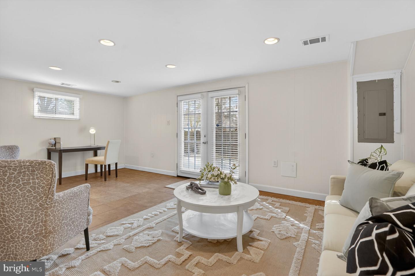 6015 TICONDEROGA CT, BURKE, Virginia 22015, 4 Bedrooms Bedrooms, ,3 BathroomsBathrooms,Residential,For sale,6015 TICONDEROGA CT,VAFX2283924 MLS # VAFX2283924