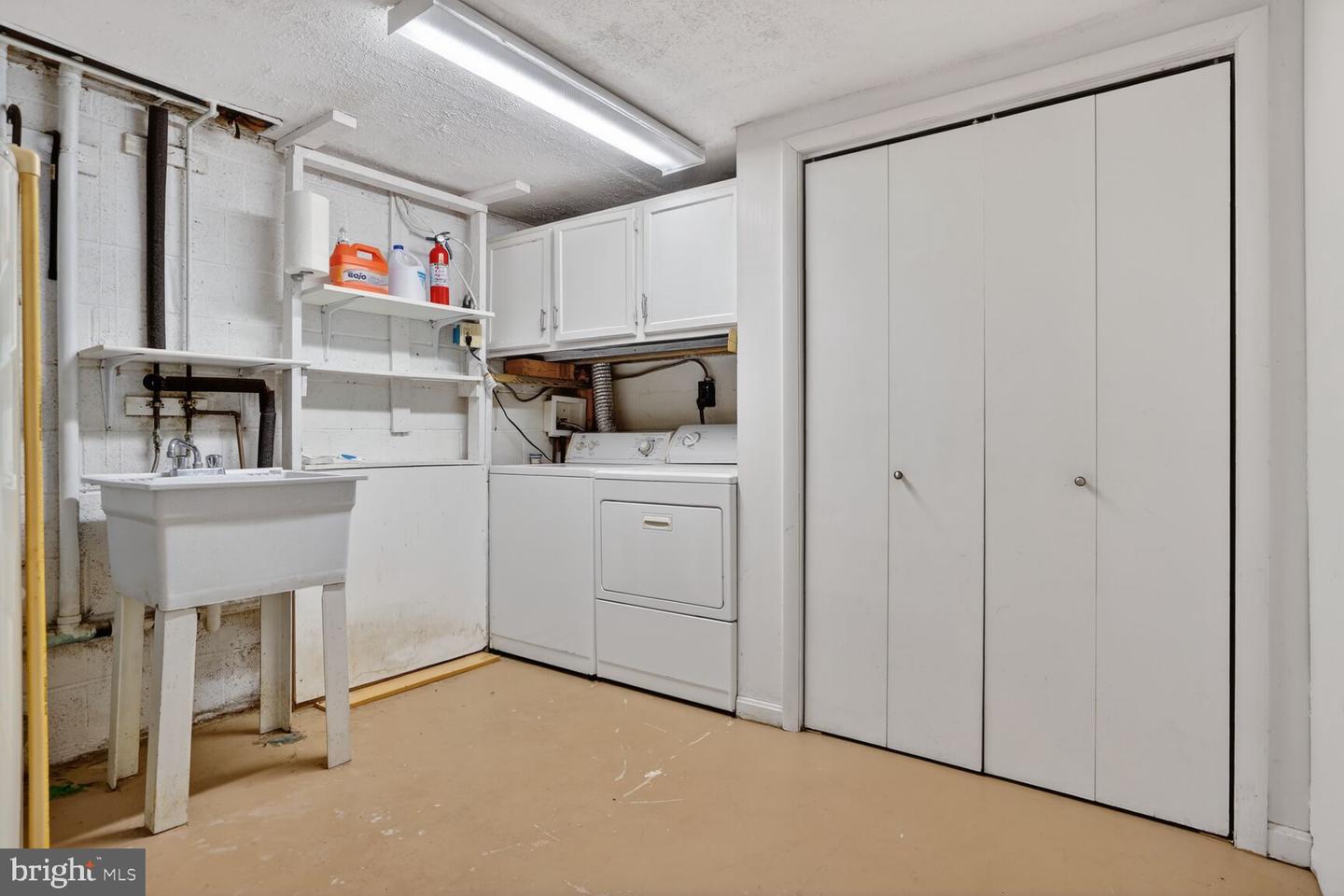 6015 TICONDEROGA CT, BURKE, Virginia 22015, 4 Bedrooms Bedrooms, ,3 BathroomsBathrooms,Residential,For sale,6015 TICONDEROGA CT,VAFX2283924 MLS # VAFX2283924