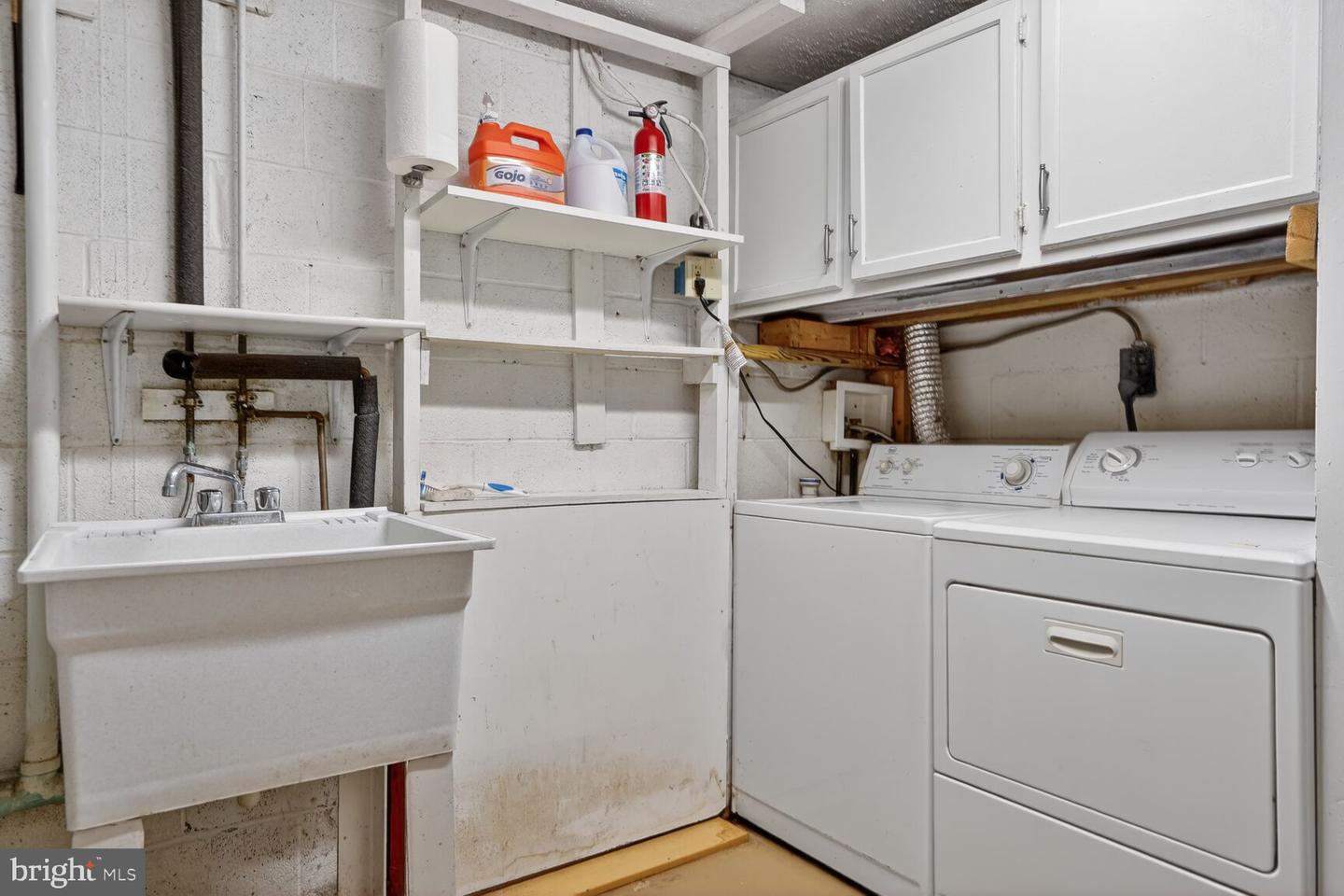 6015 TICONDEROGA CT, BURKE, Virginia 22015, 4 Bedrooms Bedrooms, ,3 BathroomsBathrooms,Residential,For sale,6015 TICONDEROGA CT,VAFX2283924 MLS # VAFX2283924