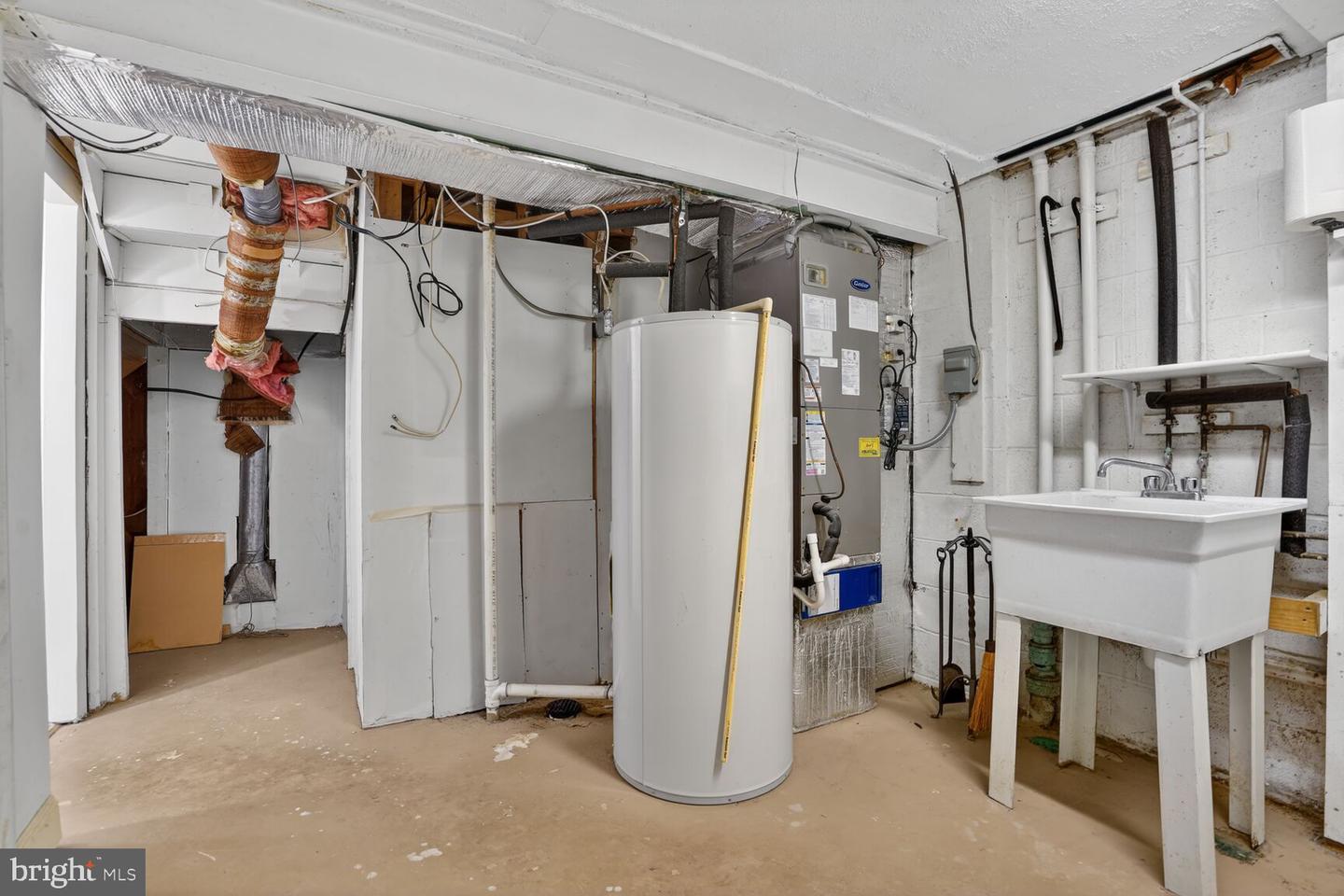 6015 TICONDEROGA CT, BURKE, Virginia 22015, 4 Bedrooms Bedrooms, ,3 BathroomsBathrooms,Residential,For sale,6015 TICONDEROGA CT,VAFX2283924 MLS # VAFX2283924