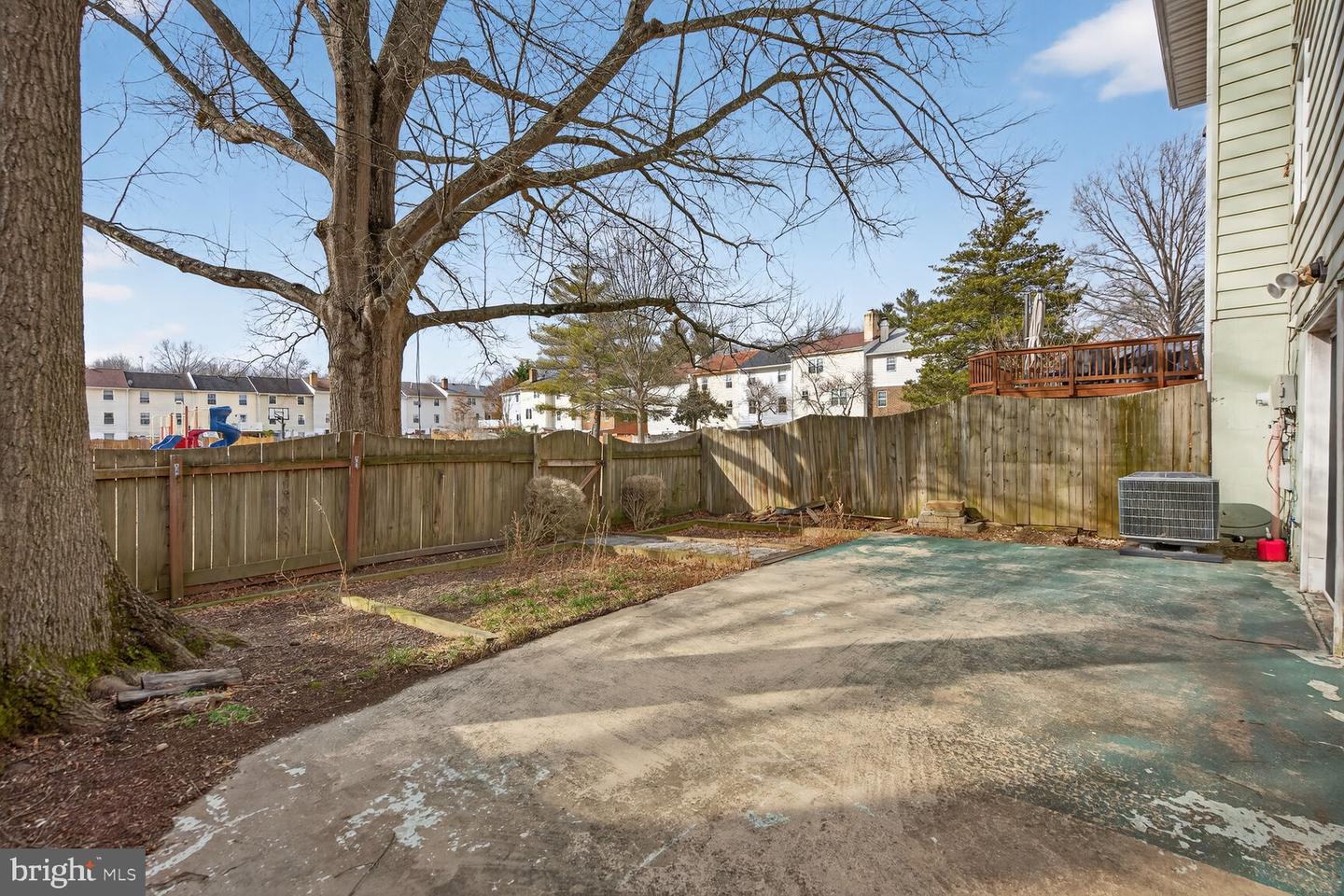 6015 TICONDEROGA CT, BURKE, Virginia 22015, 4 Bedrooms Bedrooms, ,3 BathroomsBathrooms,Residential,For sale,6015 TICONDEROGA CT,VAFX2283924 MLS # VAFX2283924