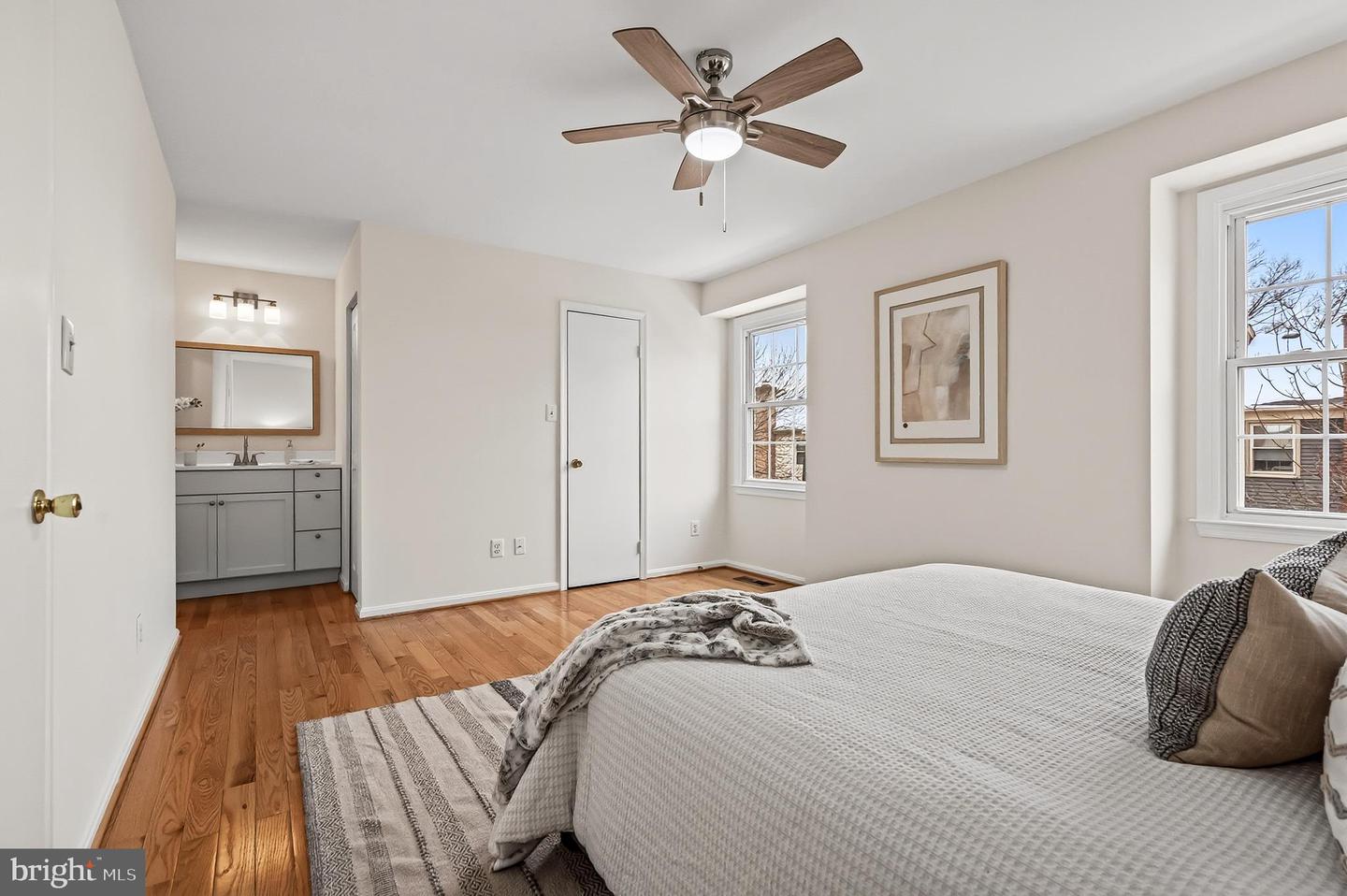 9637 SCOTCH HAVEN DR, VIENNA, Virginia 22181, 3 Bedrooms Bedrooms, 11 Rooms Rooms,3 BathroomsBathrooms,Residential,For sale,9637 SCOTCH HAVEN DR,VAFX2284016 MLS # VAFX2284016